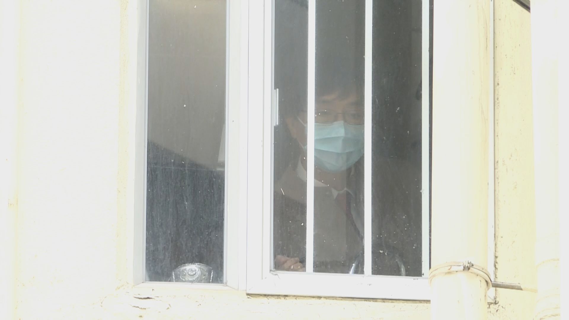 袁國勇到九龍灣麗晶花園視察　居民認為應實施禁足令