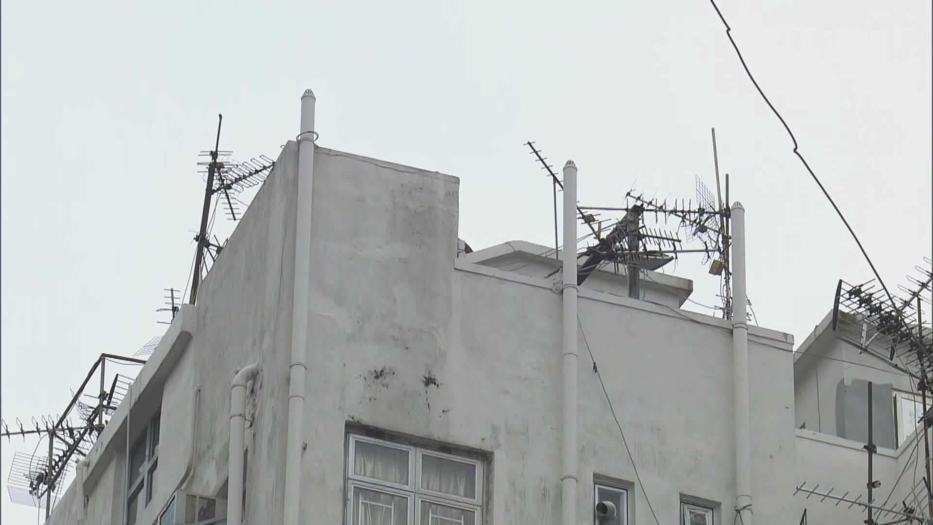 糞渠排氣口常見於天台　專家建議減少逗留天台活動