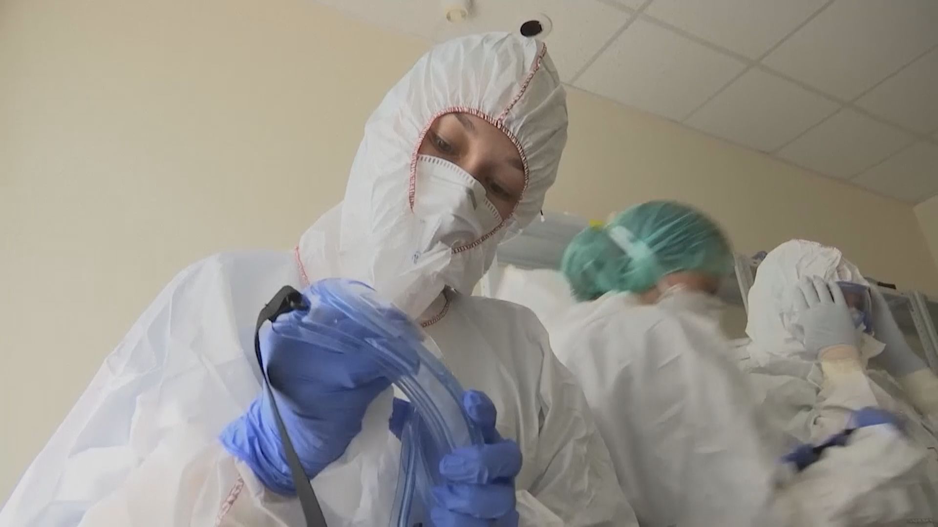 俄國延長抗疫措施兩周　普京承認醫護人員防護裝備不足