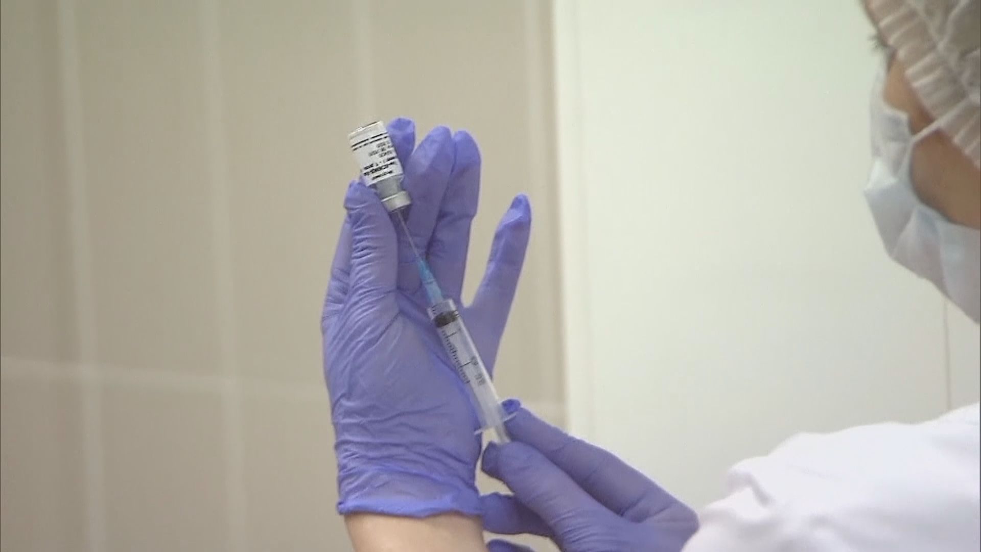 俄羅斯下周起大規模接種新冠疫苗　醫生和教師將獲優先