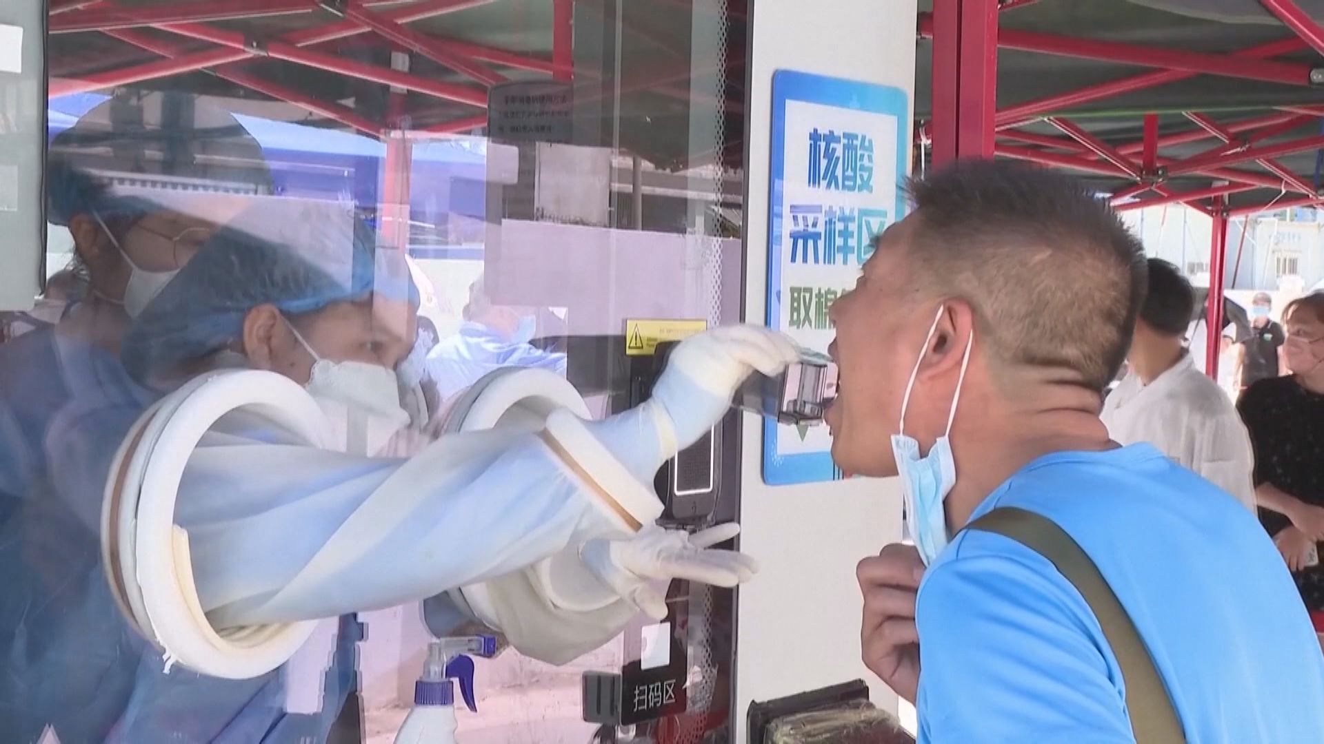 海南三亞市疫情嚴峻　約八萬旅客滯留