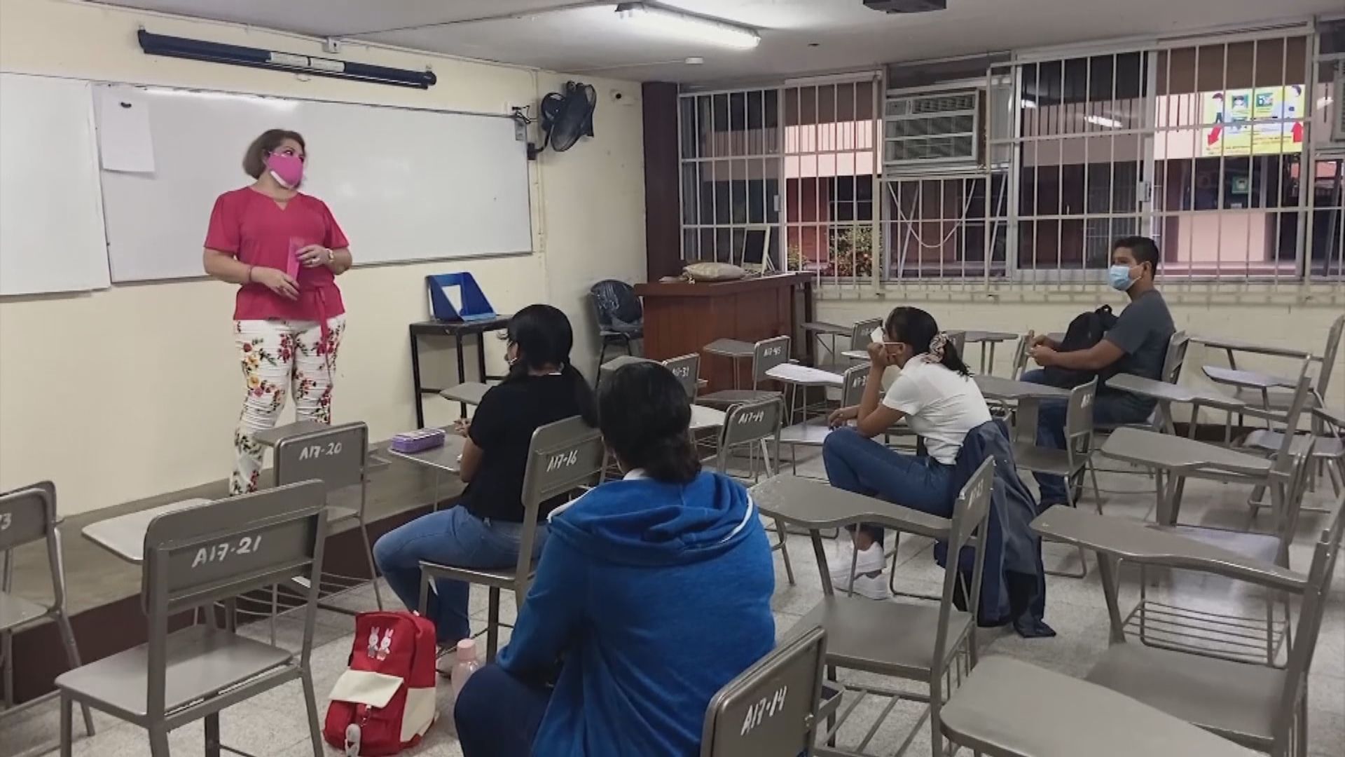 各地陸續開學　世衛促優先為教職員接種疫苗