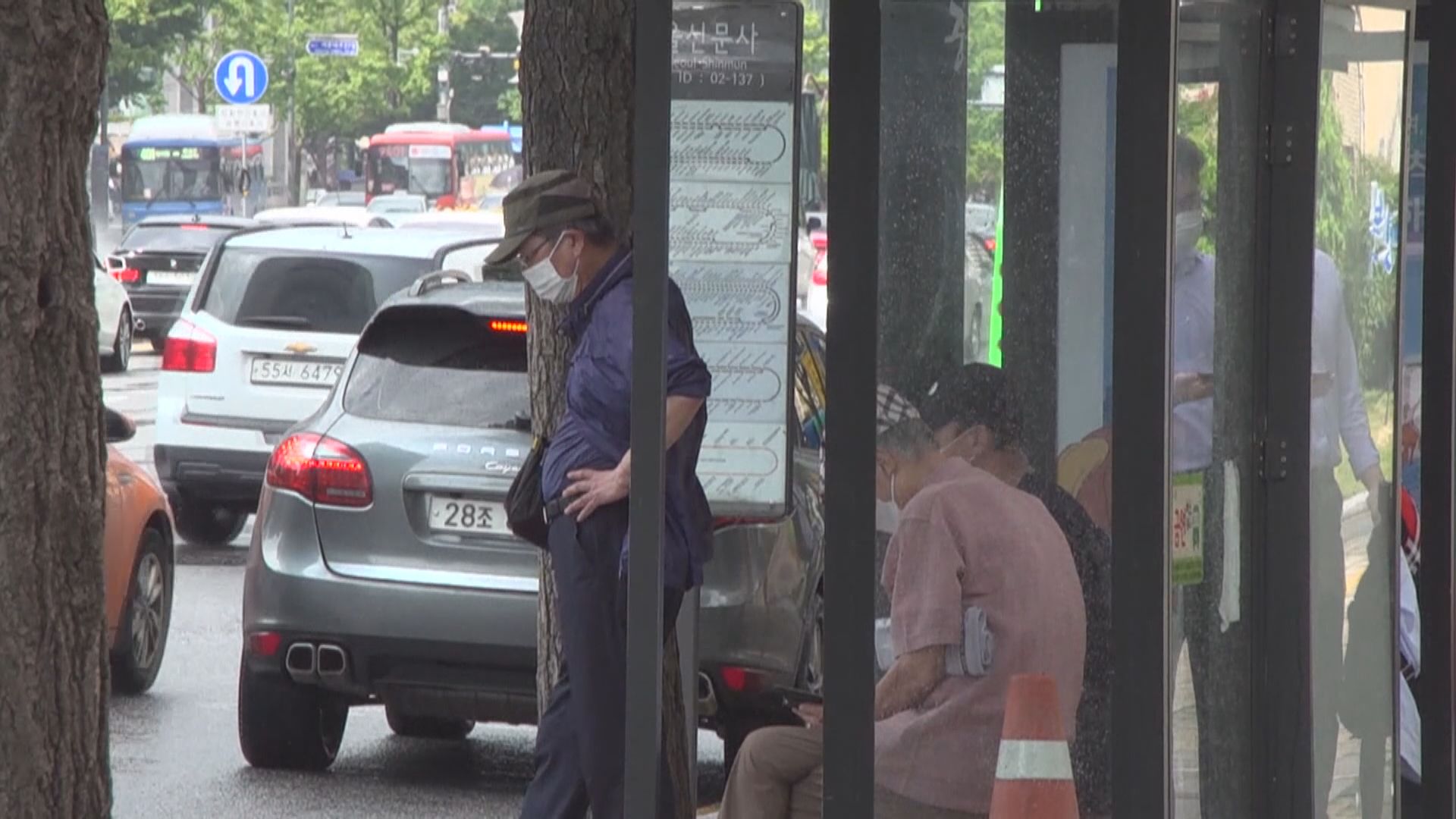 南韓確診個案繼續維持在三百宗以上