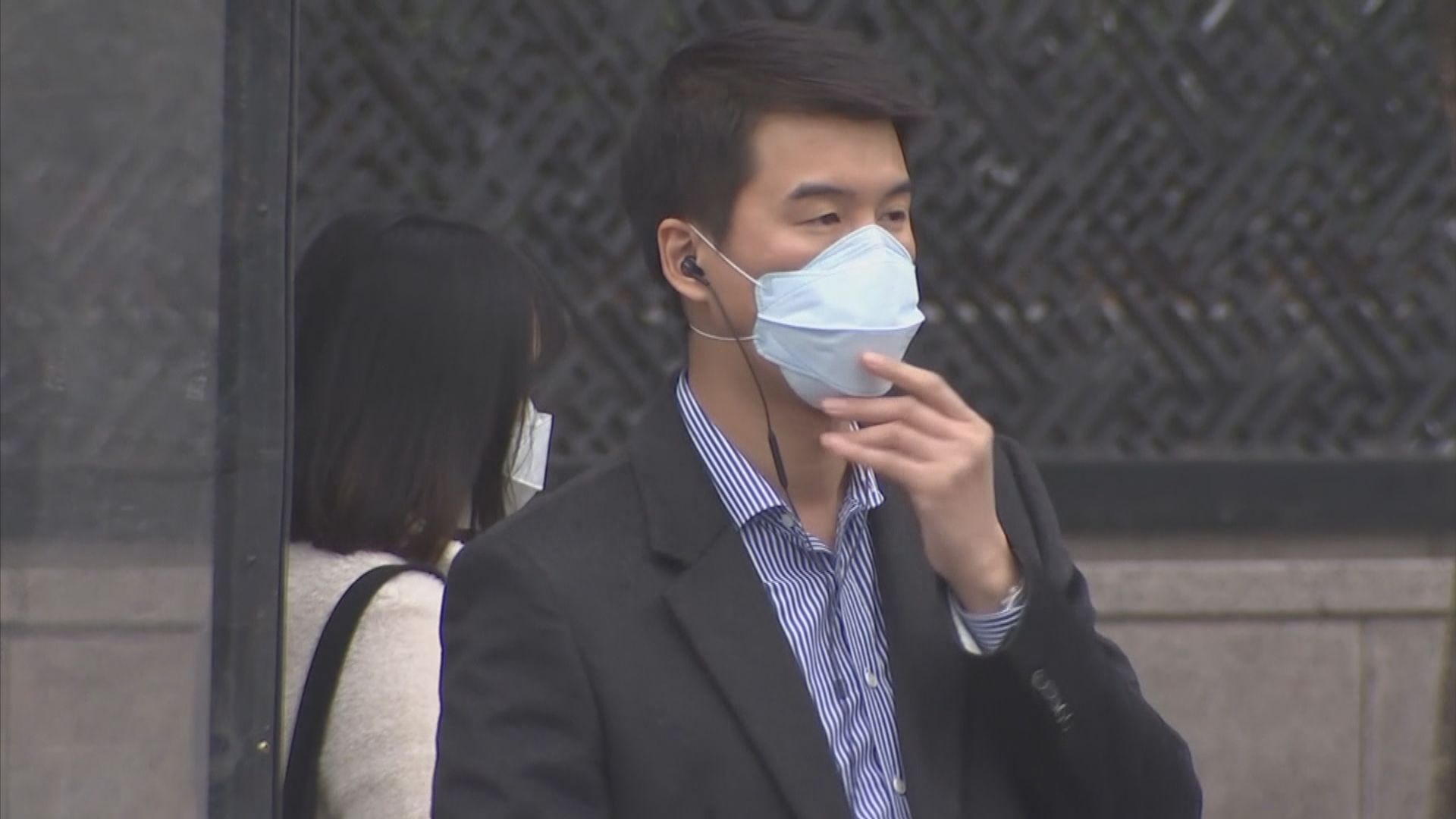 南韓增近八百宗確診　一軍艦32人染疫