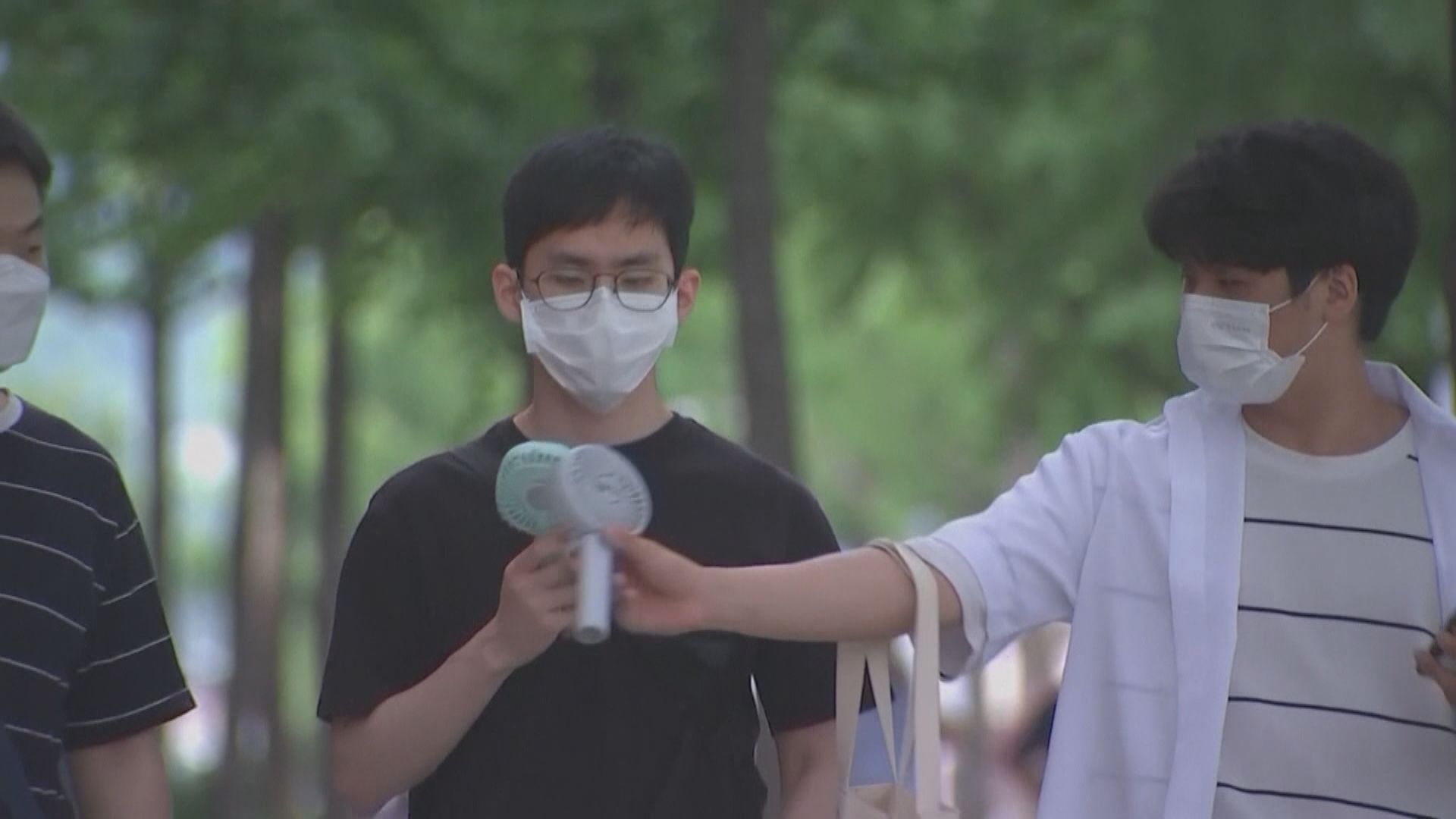 南韓連續六天增逾10萬宗新冠確診