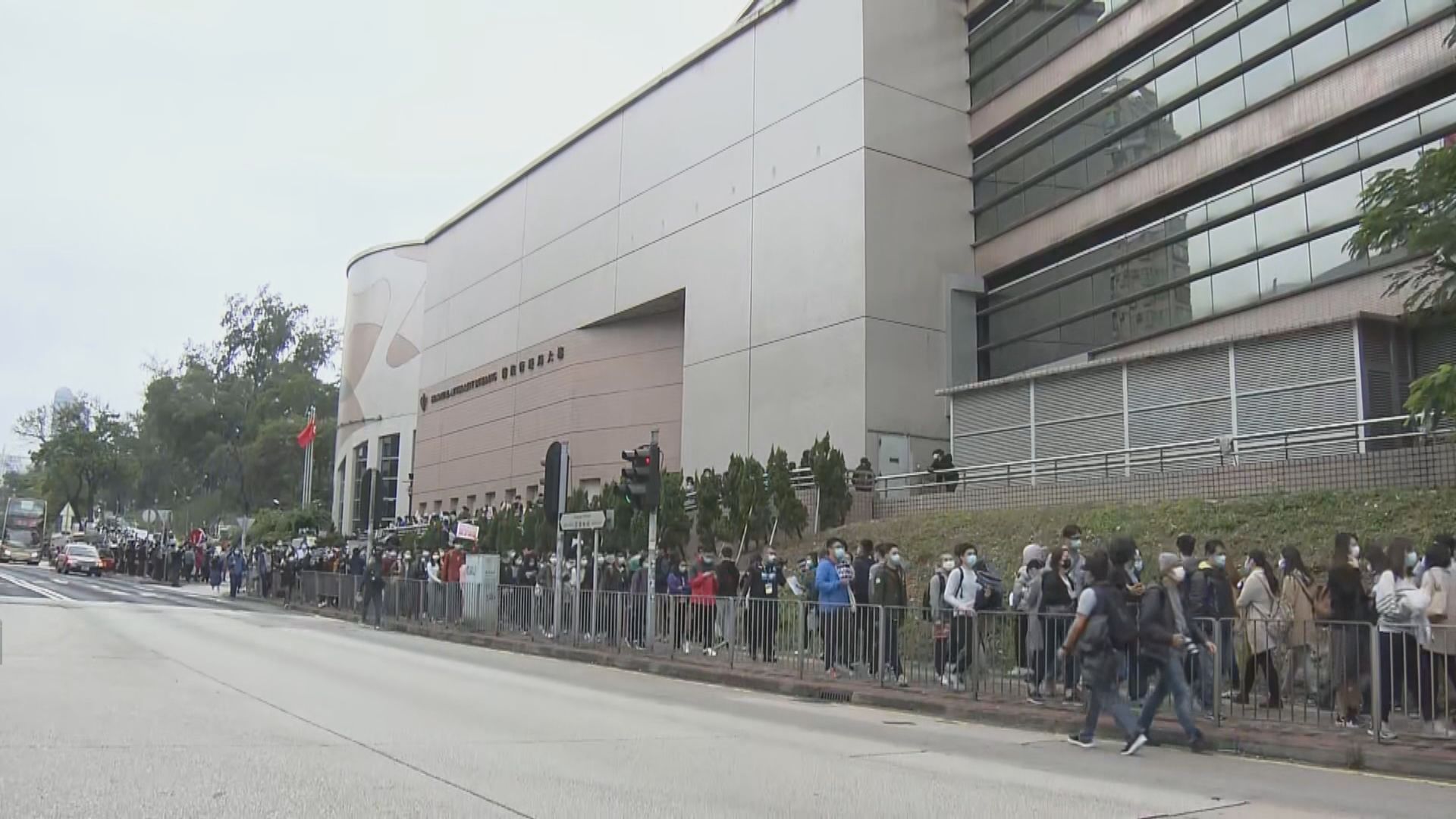 林鄭：由醫管局高層與罷工醫護會面做法合適