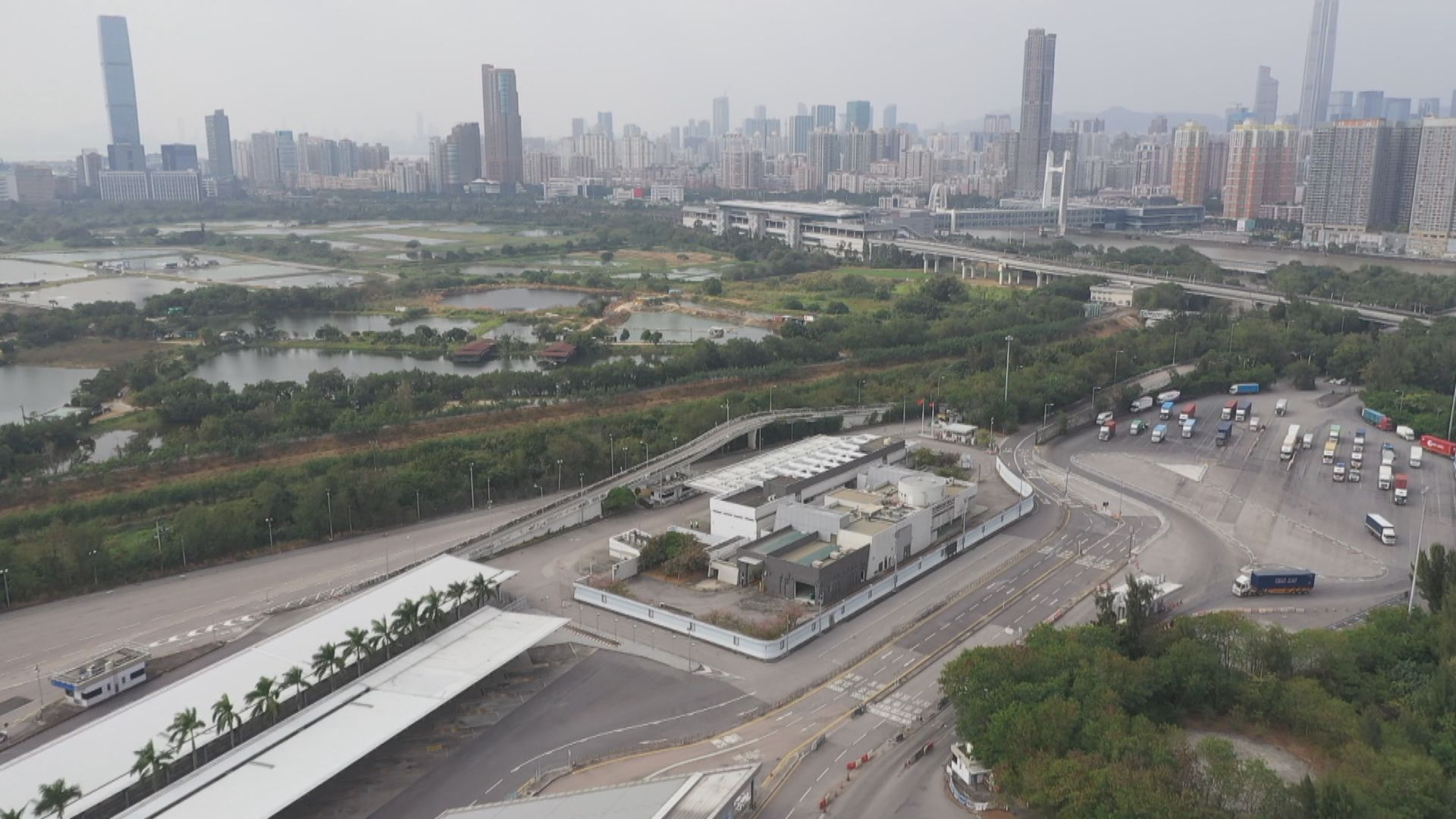 廣東省派出首批支援香港抗疫專家組及檢測車來港