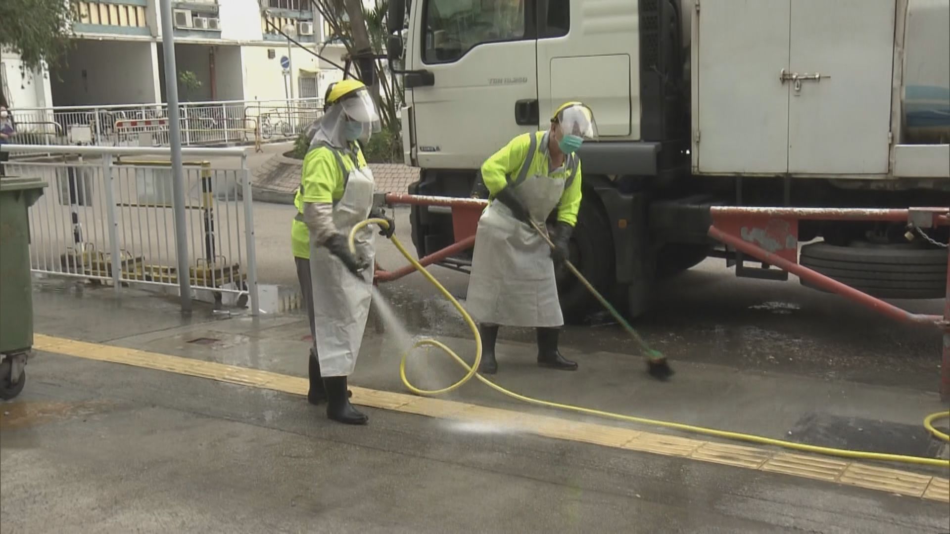 檢測承辦商派流動車輛到大埔派發及收集檢測瓶