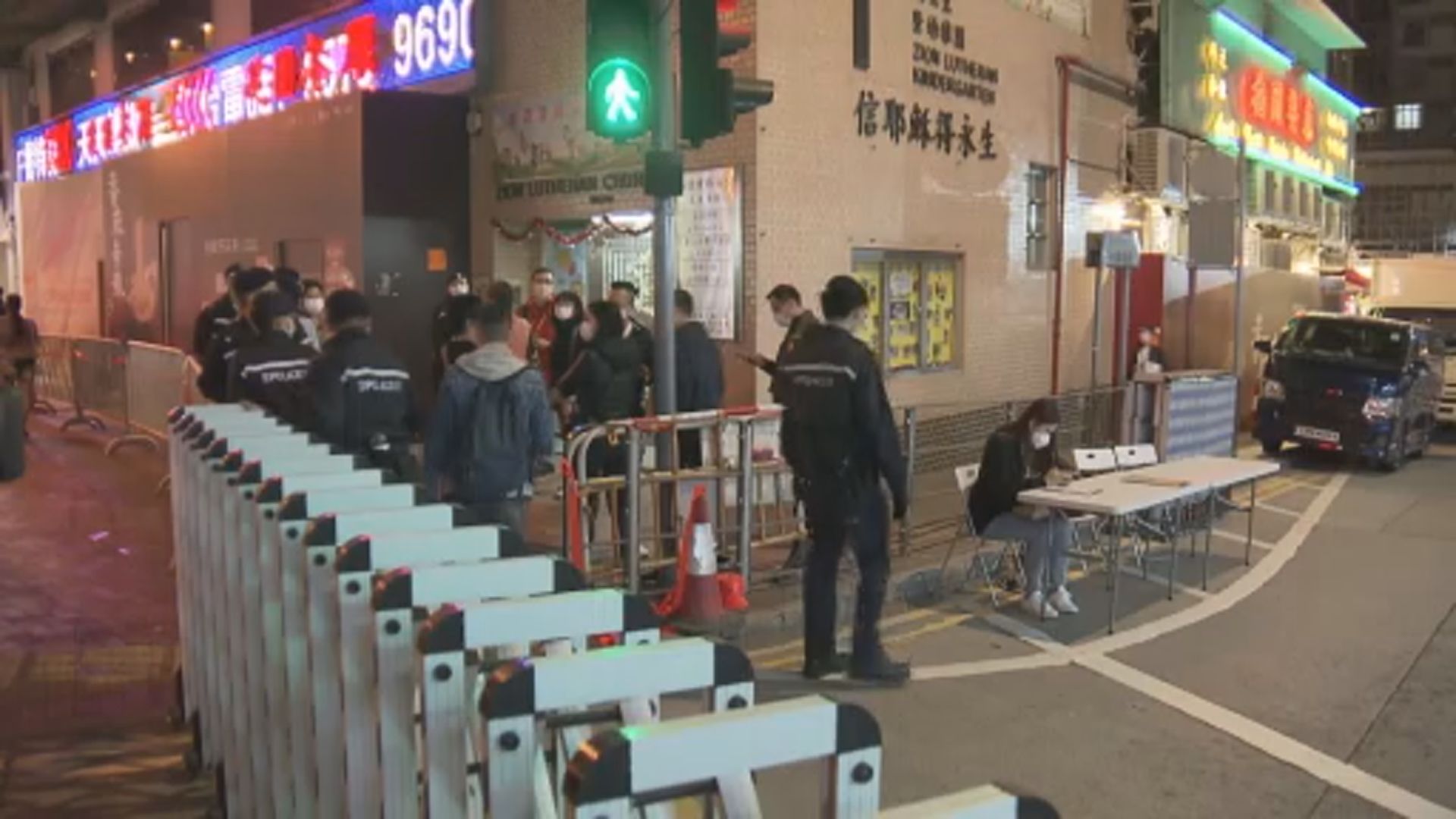 東涌映灣園第六座及北角南天大廈有住客初步確診須圍封強檢