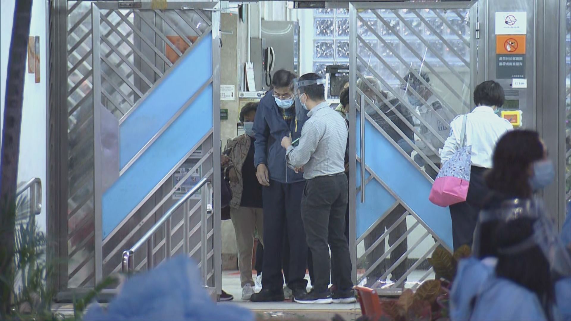 民政事務總署：衞生署有提供明恩樓居民檢測結果名單讓職員即場核對