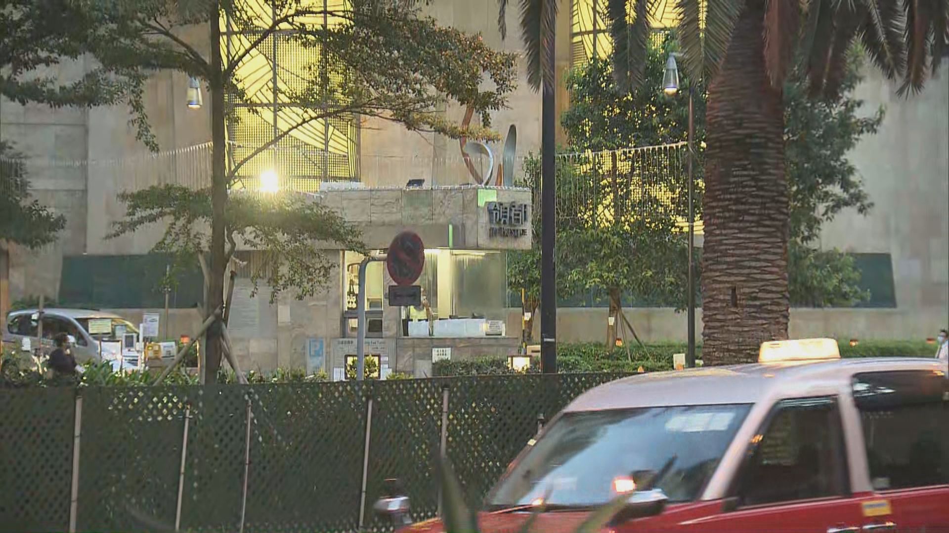 染疫女子離港前住日出康城領都2座　大廈圍封強檢