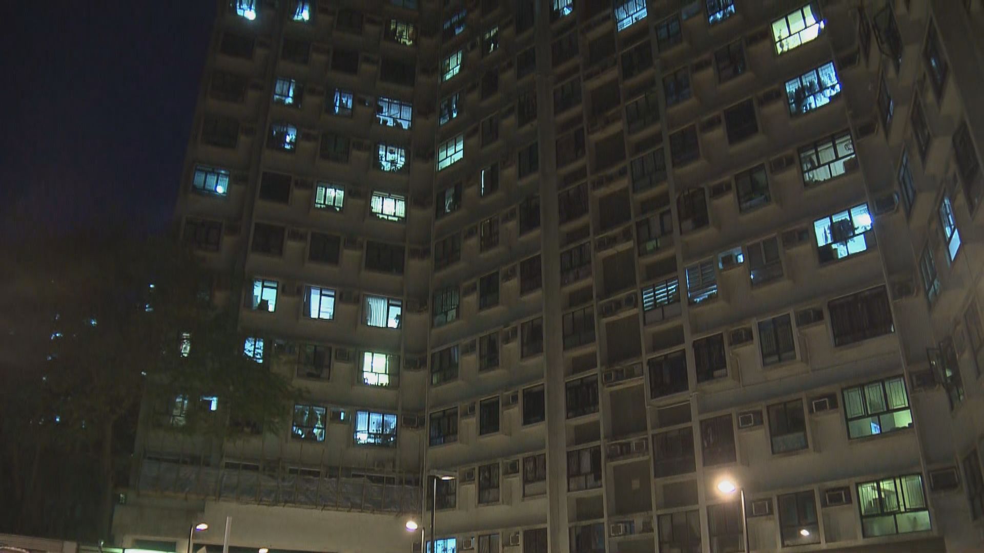 政府圍封屯門恒順園第六座　一女住客初步確診　