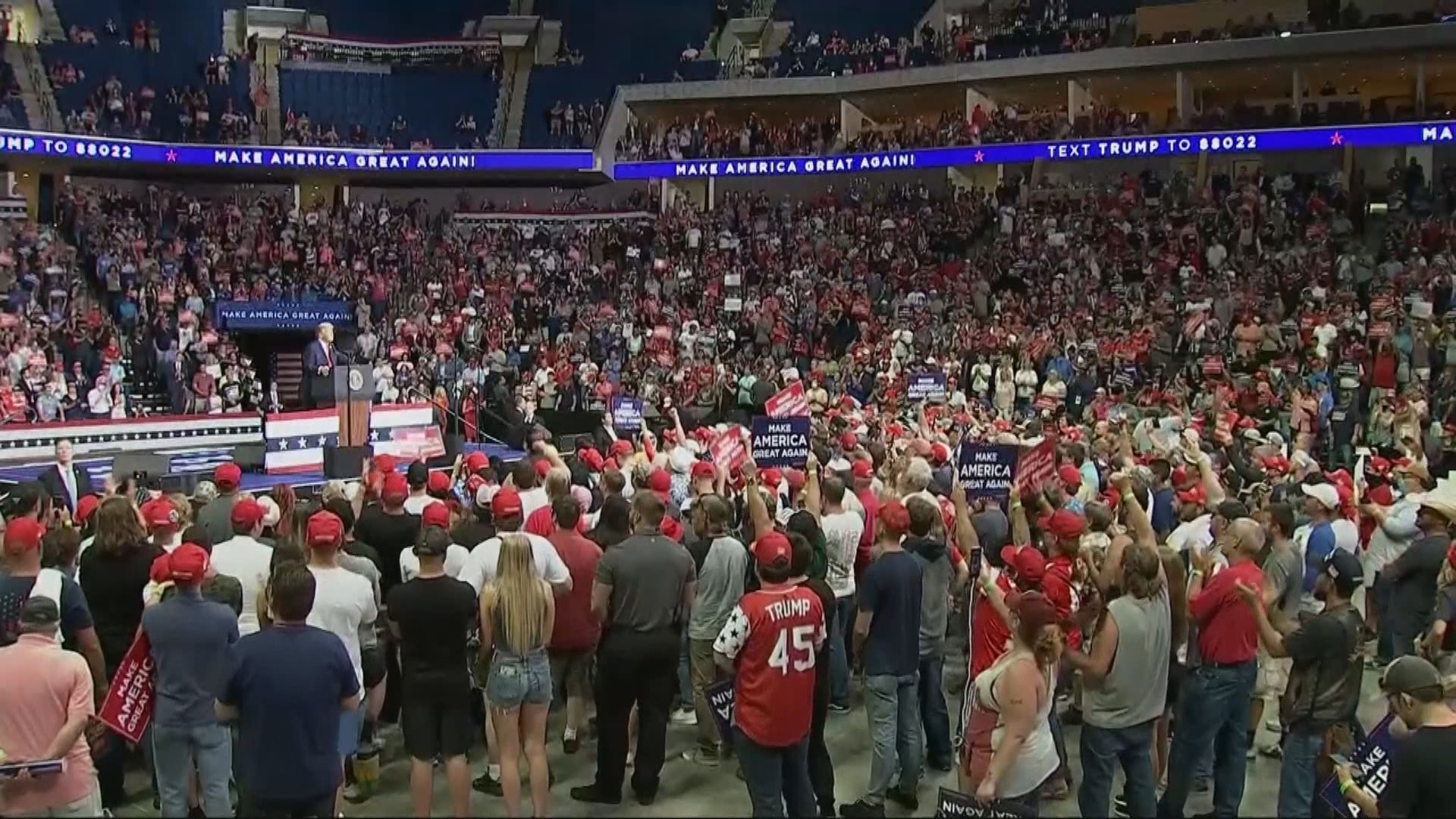 特朗普舉行競選集會出席人數較預期少