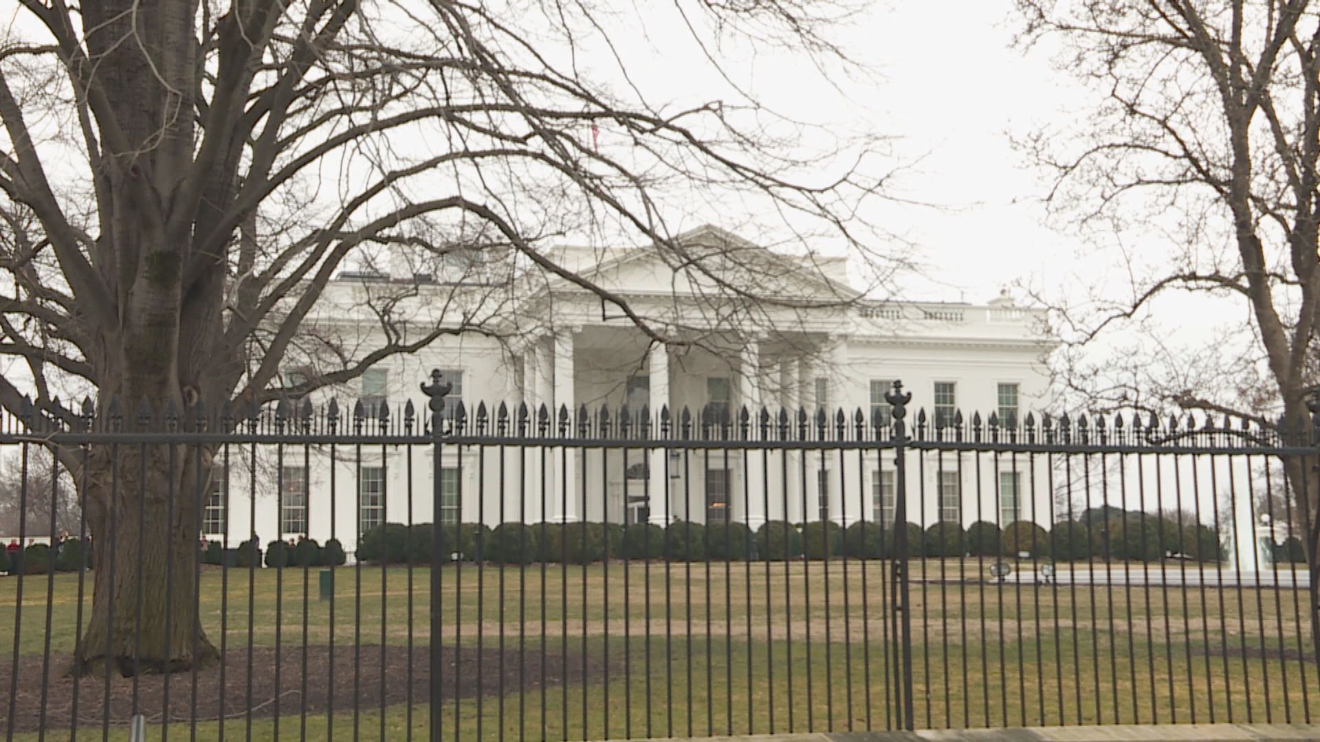 白宮軍官確診新冠病毒　特朗普未受感染