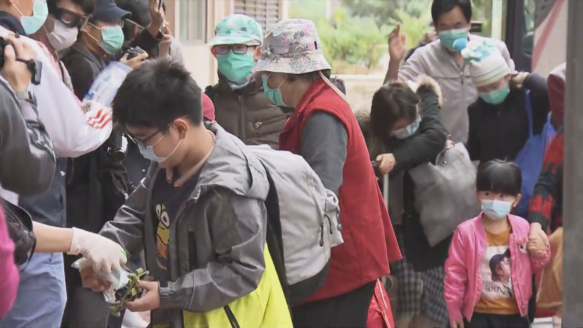 康美樓07室住戶陸續返回住所