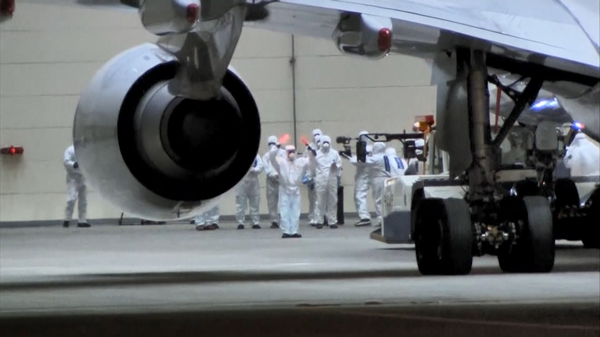 兩專機接載滯留武漢台灣人抵台