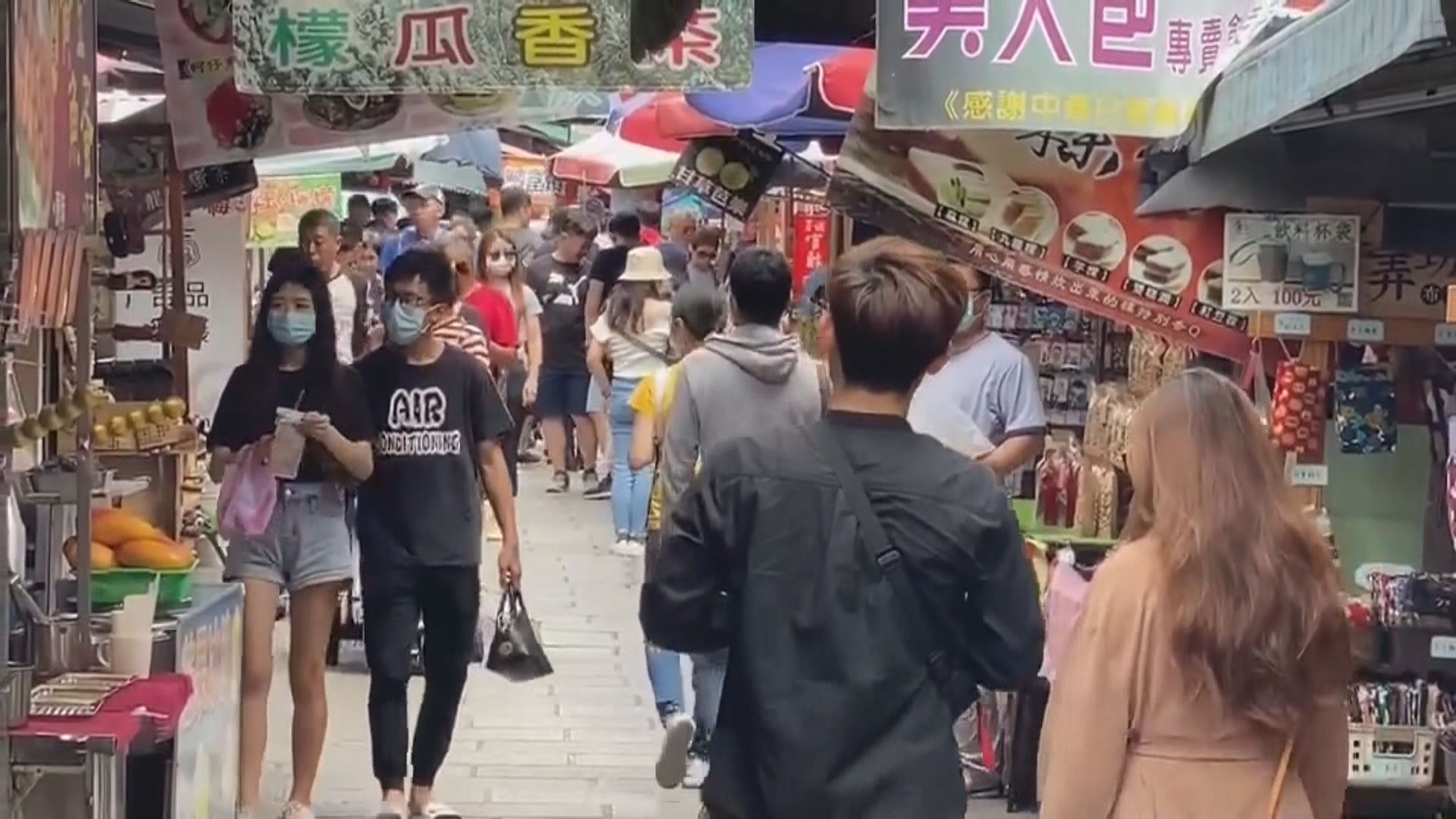 台灣清明連續假期多個景點出現人潮