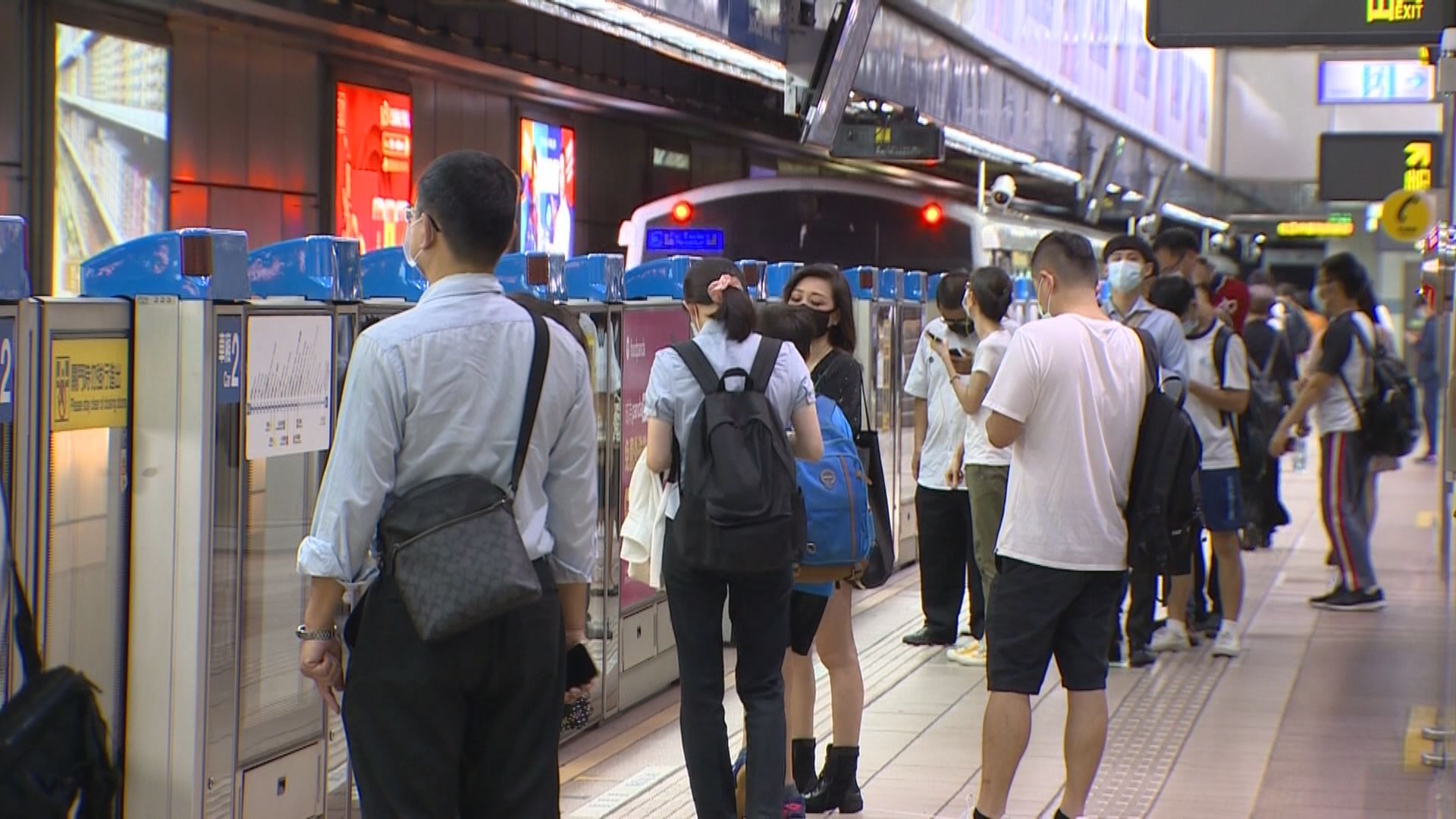 台灣新增6295宗新冠本土病例 再創新高