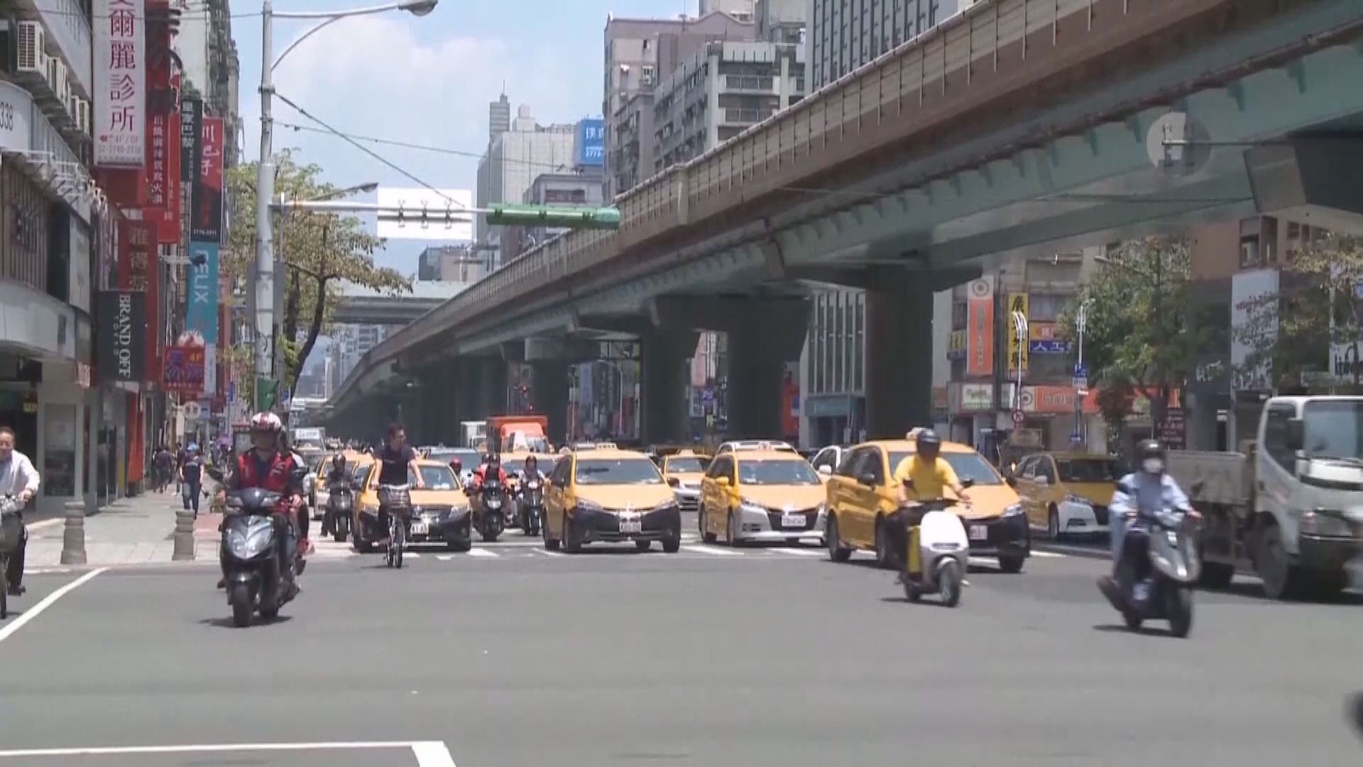 台灣增11353宗新冠本土病例　首次破萬