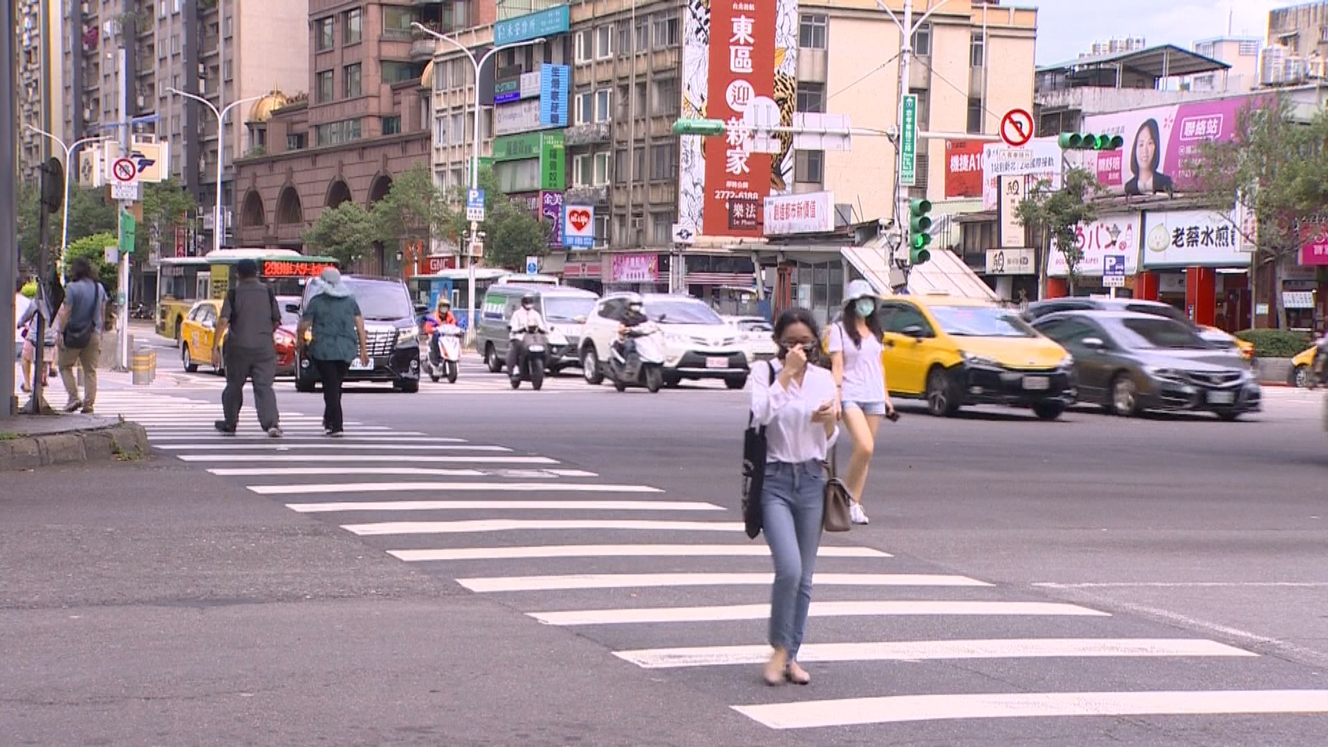 台灣連續三天新增逾六萬宗新冠本土確診