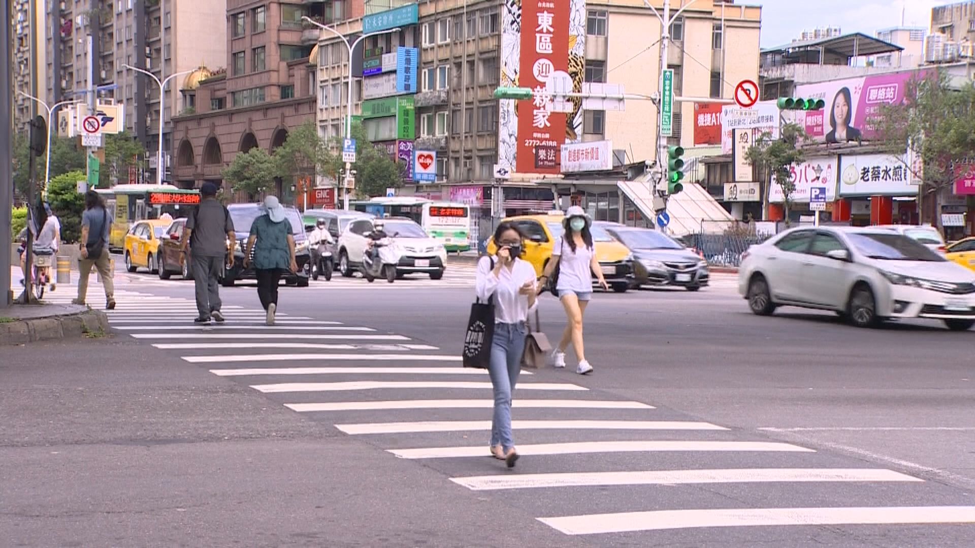 台灣新增48283宗新冠本土病例　疫情已過高峰