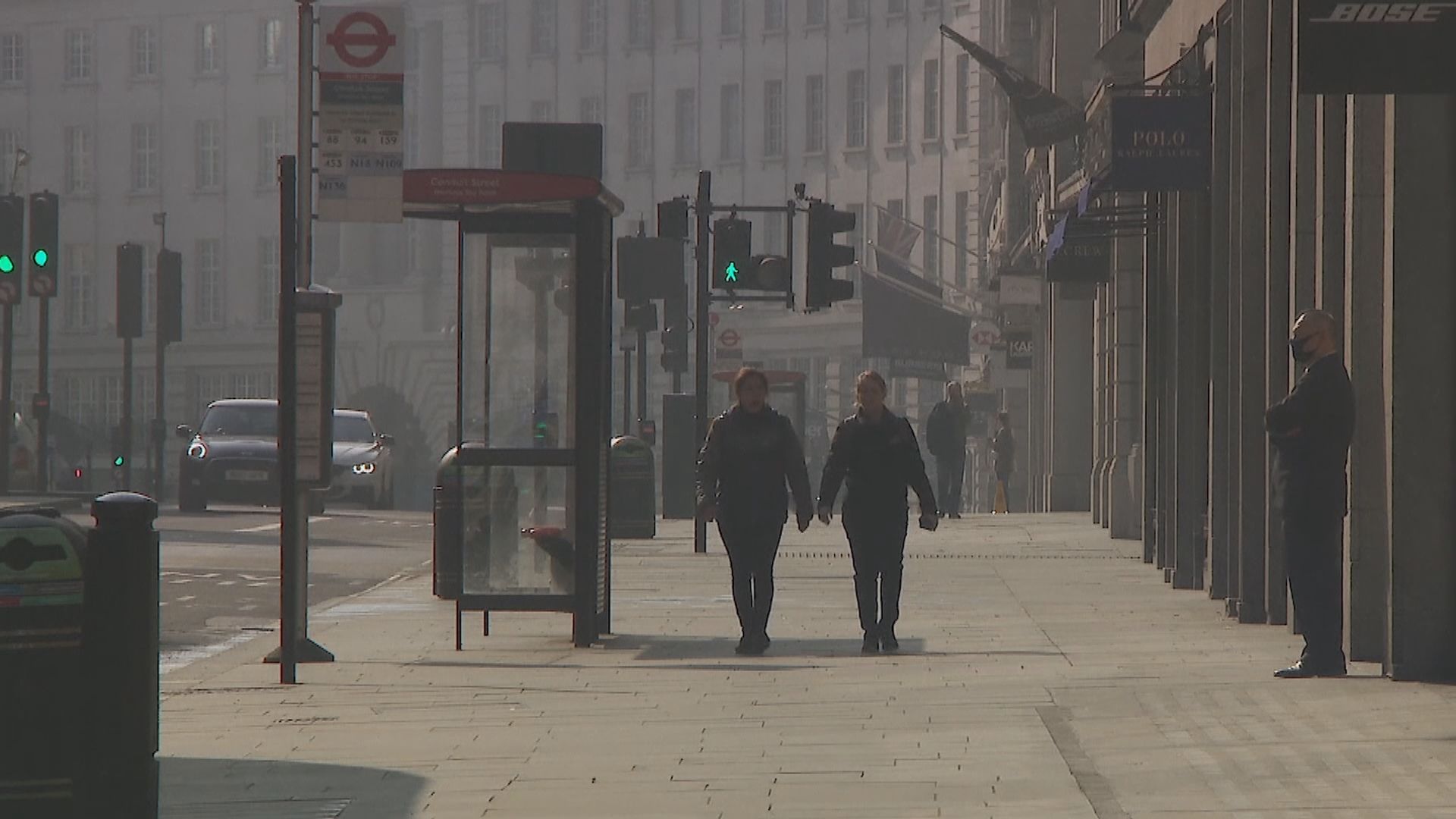 英國下周六起放寬兩米社交距離限制