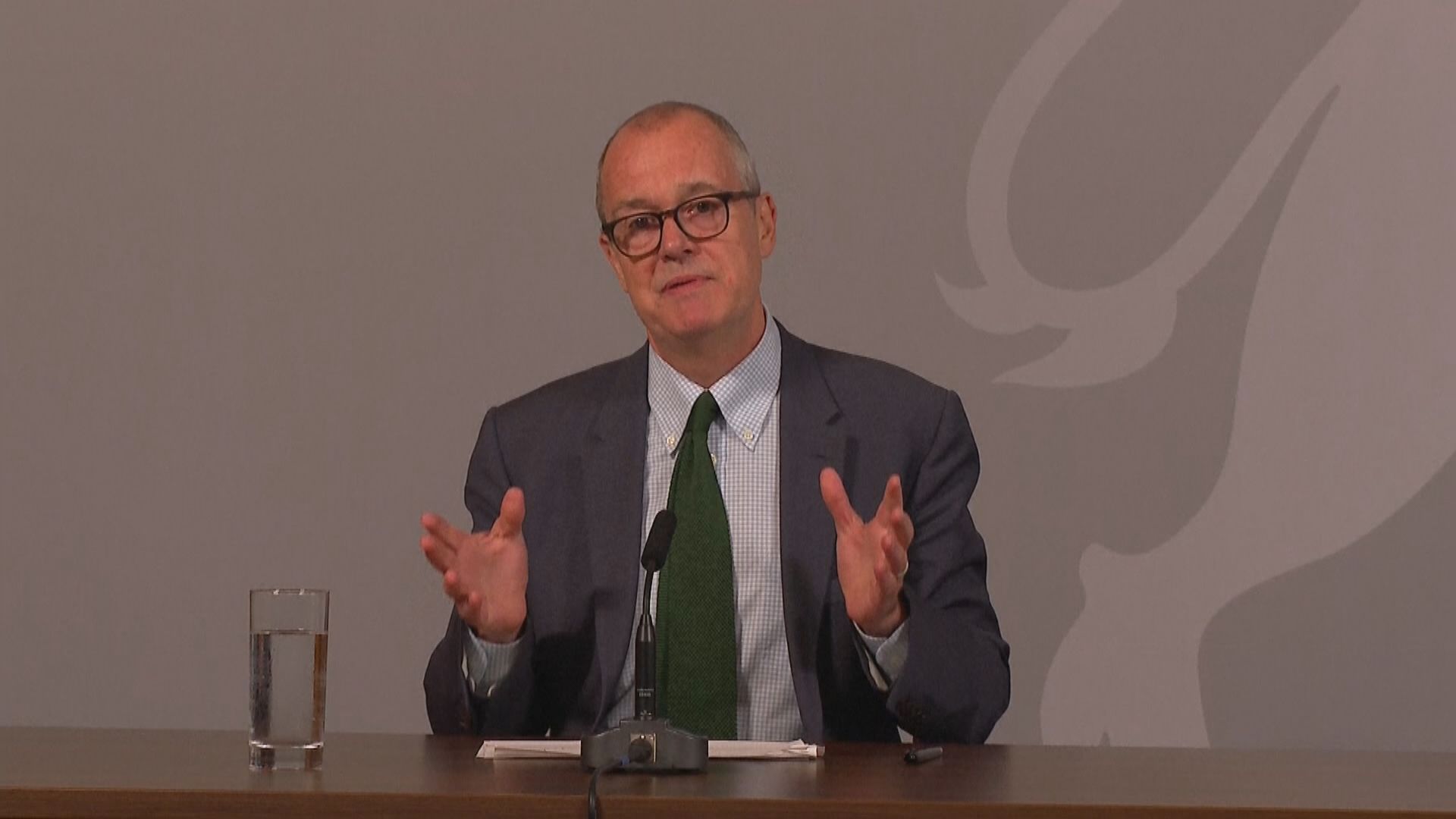 英衞生大臣指將採取與以往不同防疫措施