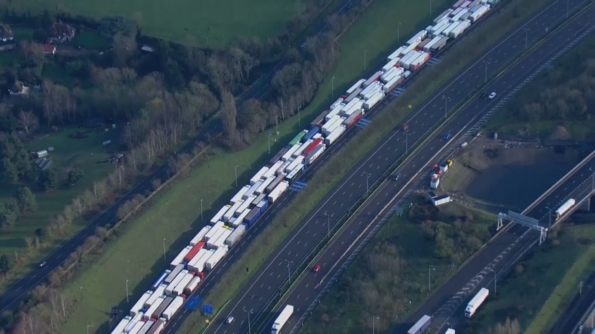 法國禁英國貨運　料港口交通雪上加霜