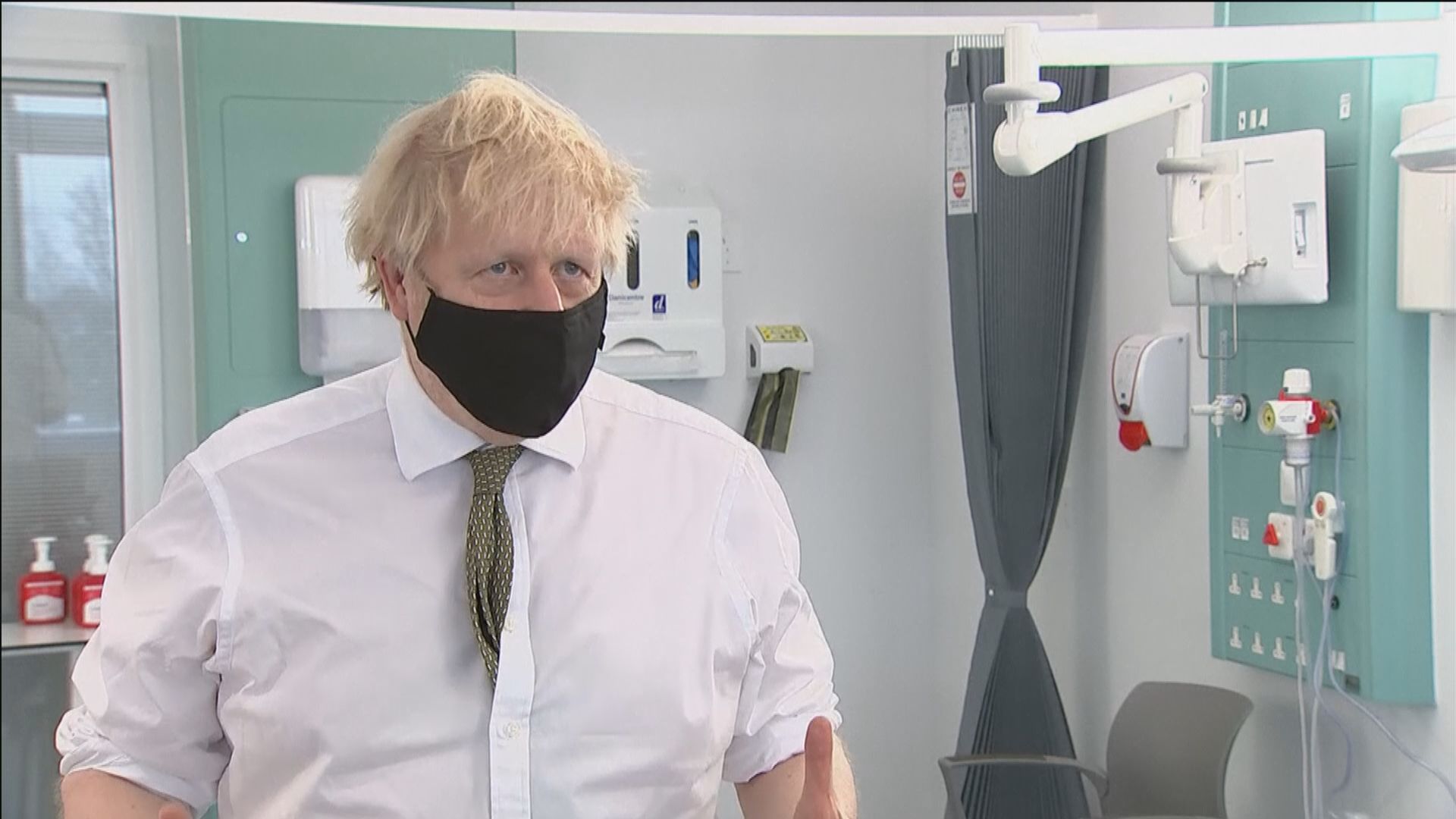 約翰遜指需要收緊防疫措施　科學顧問憂疫苗未能抵禦南非變種病毒株