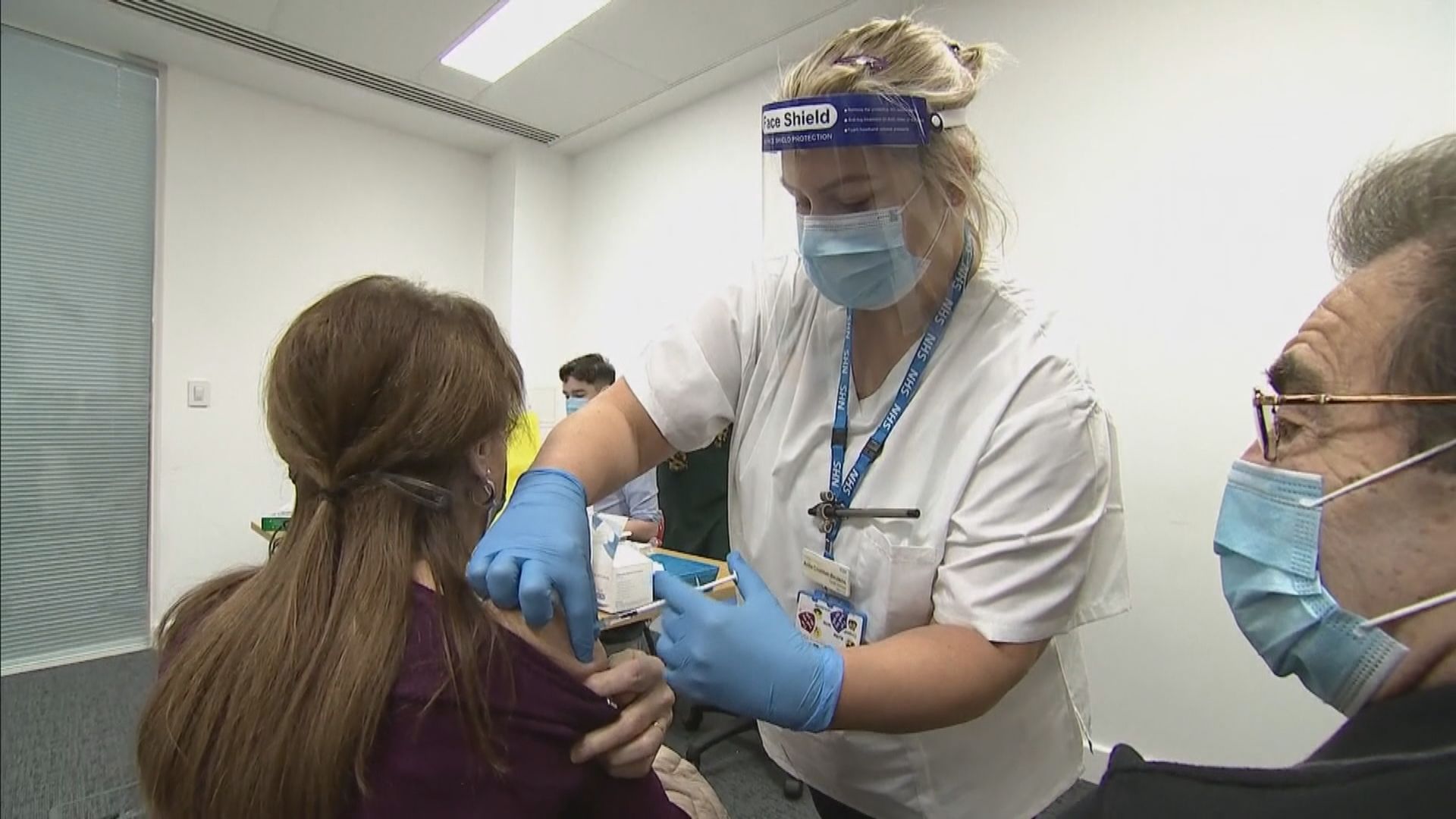 英再增5萬2千多宗新冠確診　英揆：加快接種疫苗計劃