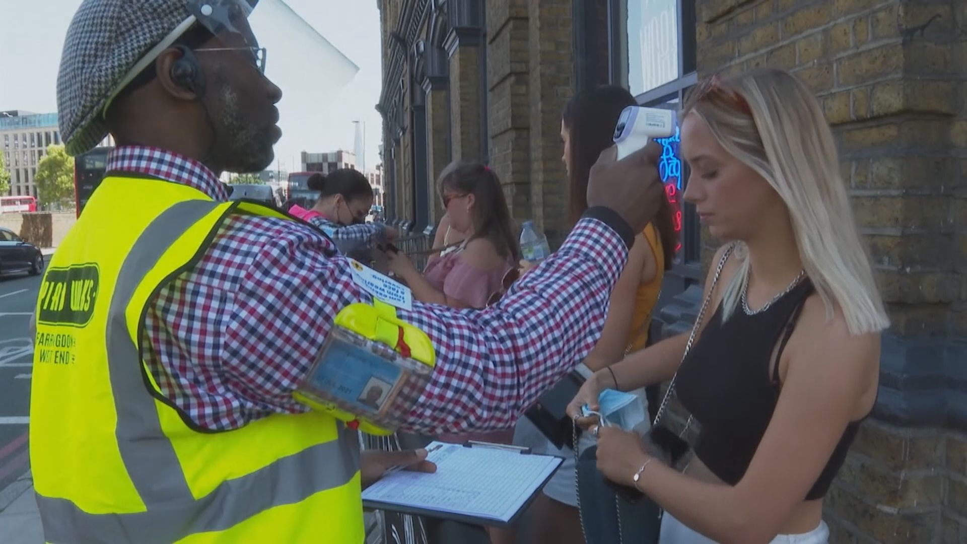 英國連續兩天錄得逾五萬宗確診　英格蘭如期周一解封