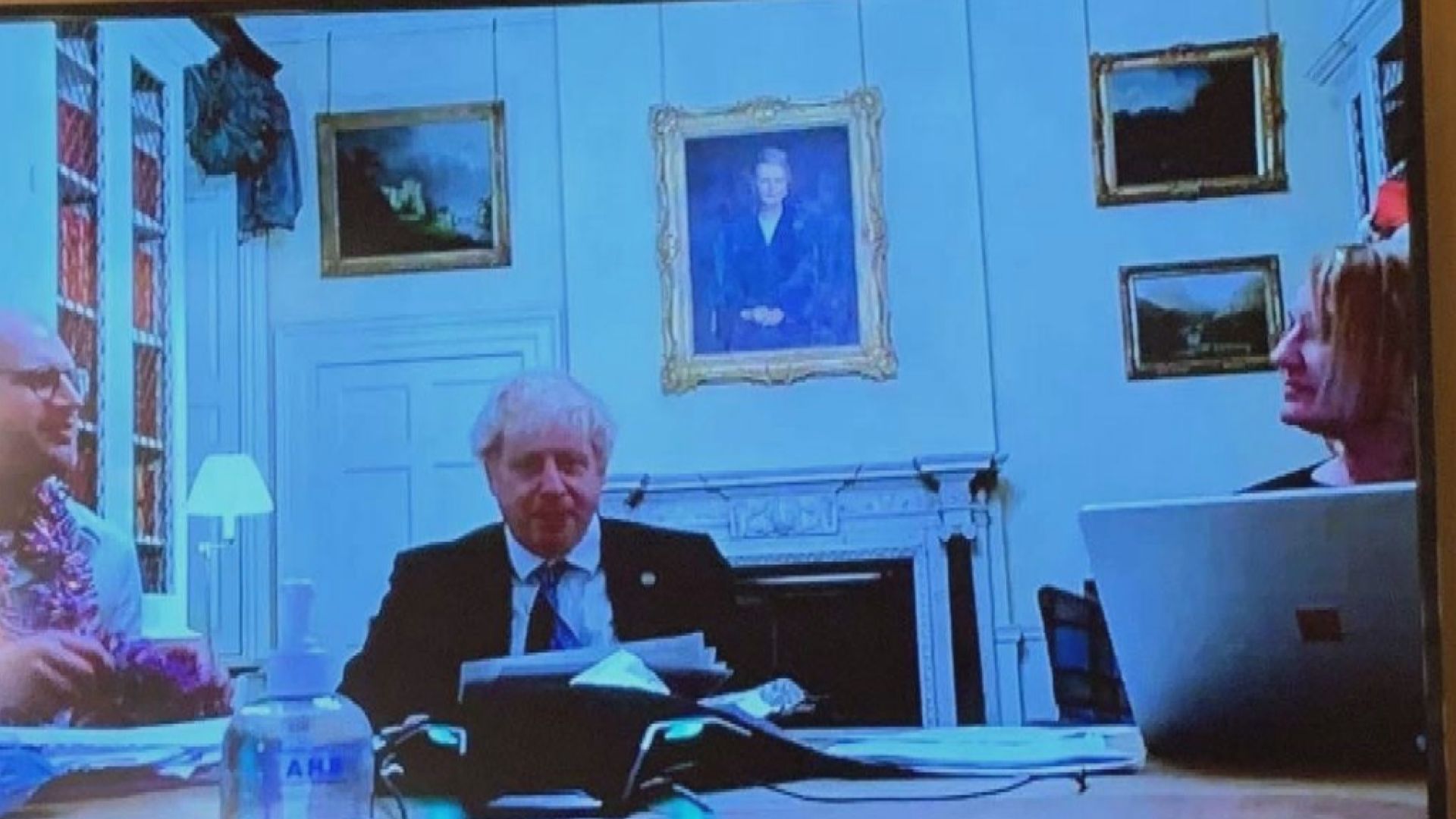 約翰遜涉去年參與聖誕問答遊戲違防疫規定