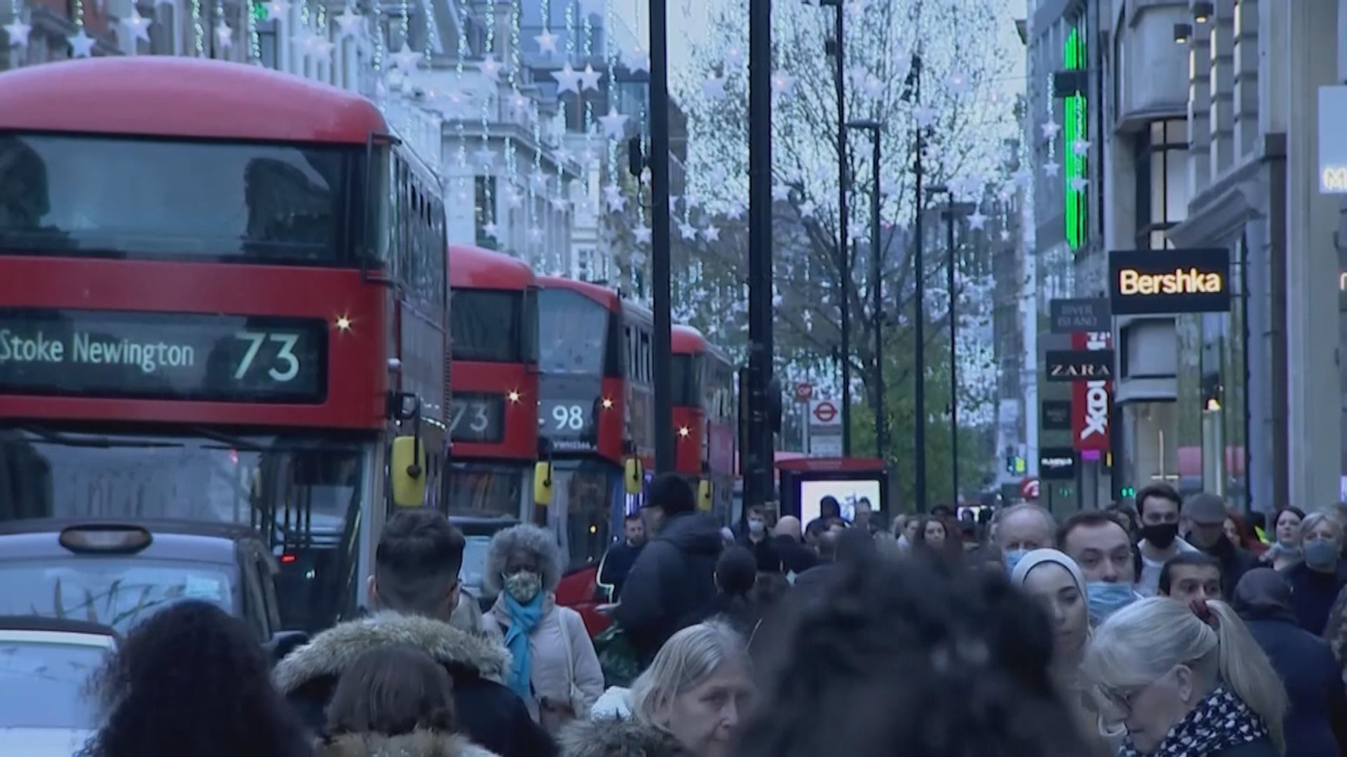 英國新增逾八萬八千宗確診再創單日新高