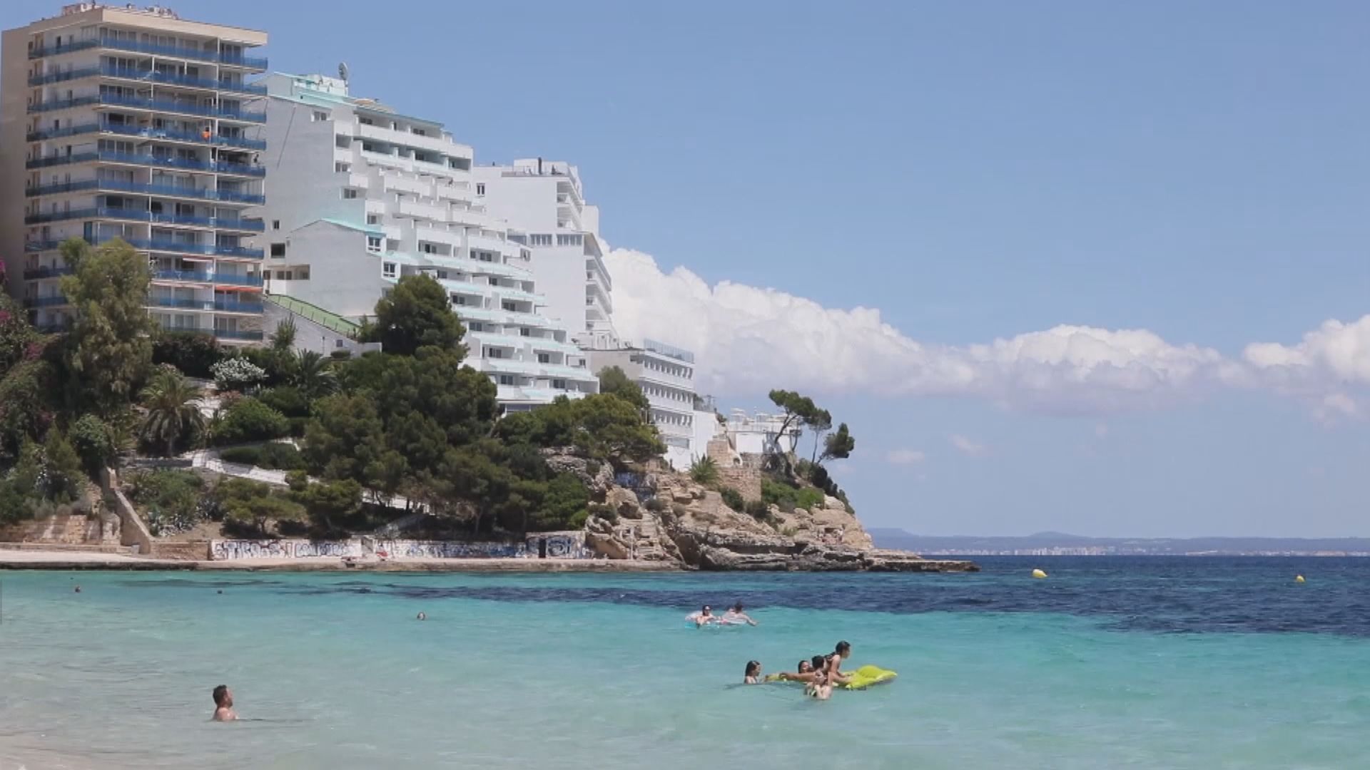 英國更新外遊「綠色清單」　17個國家地區免檢疫