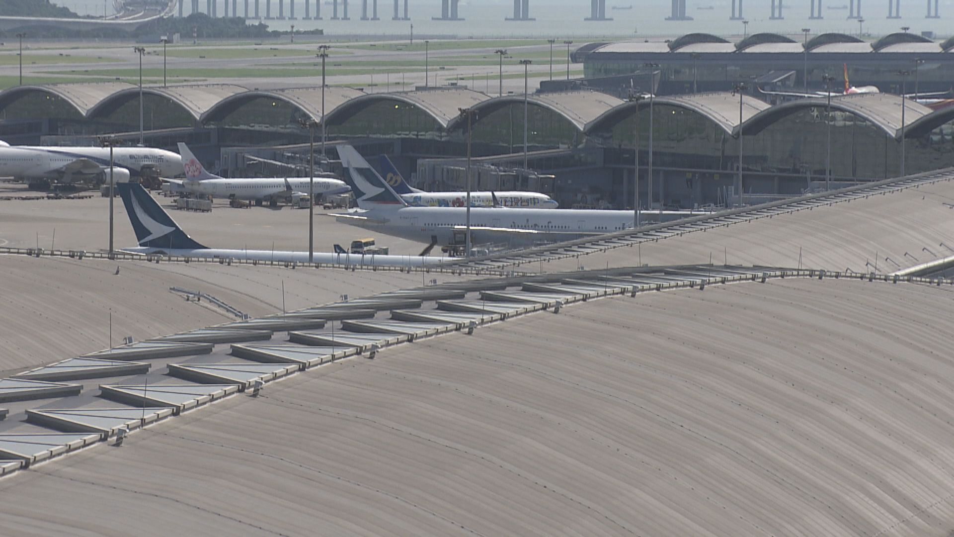 政府周日起禁止芬蘭、韓國、挪威等五地非香港居民入境