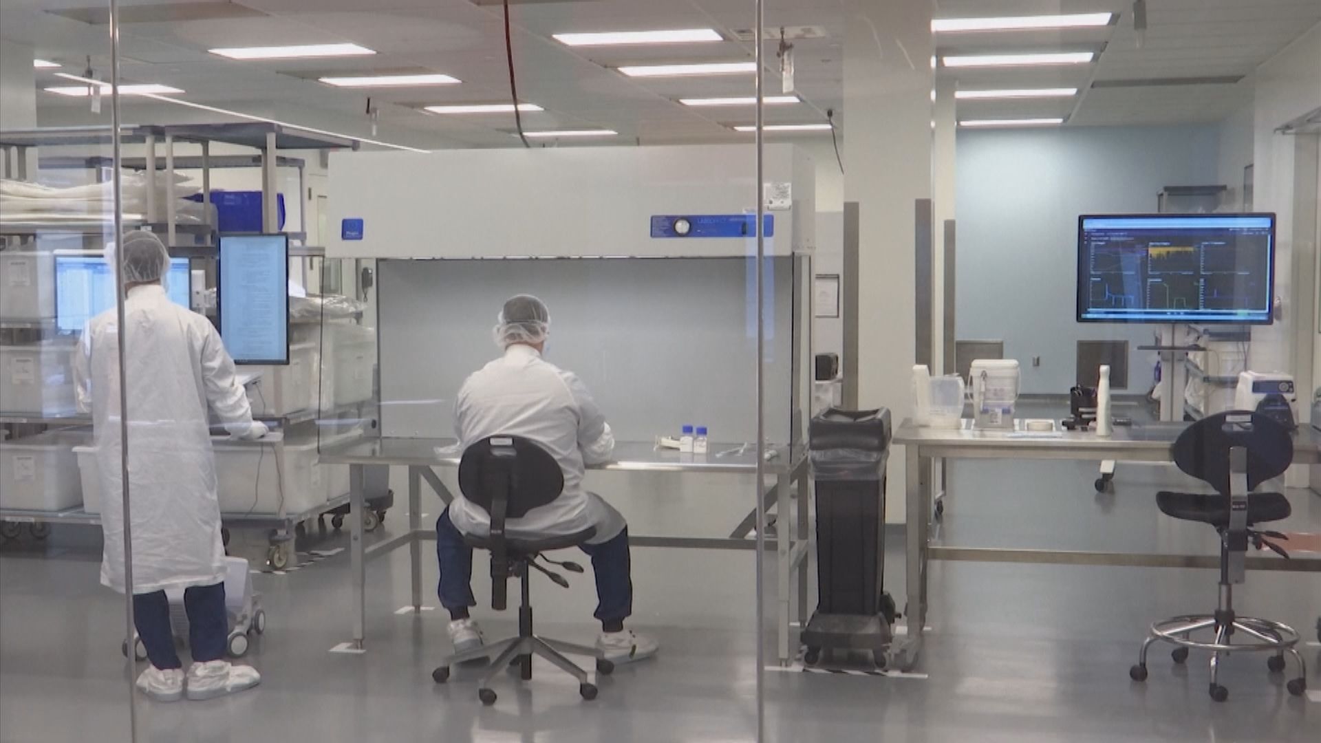 美擬引用《國防生產法》增防護衣物產量