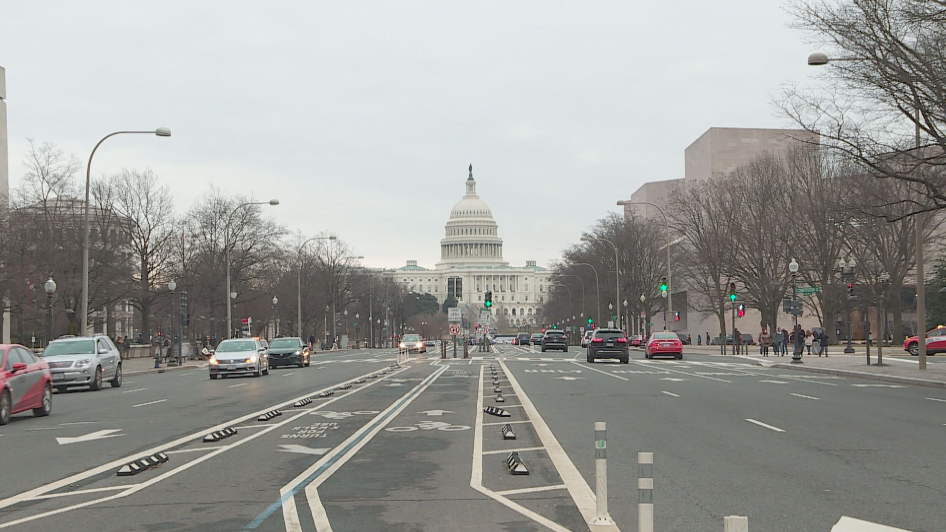 美國疫情蔓延至約一半州份　首都華盛頓失守