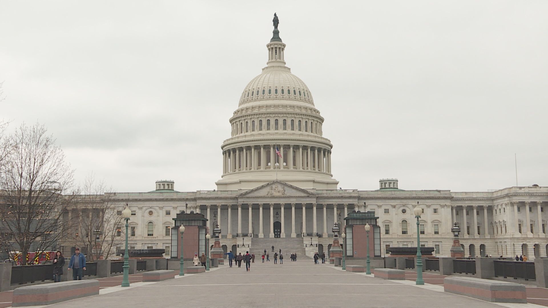 美國周五午夜起暫禁26歐洲國家旅客入境　不包括英國