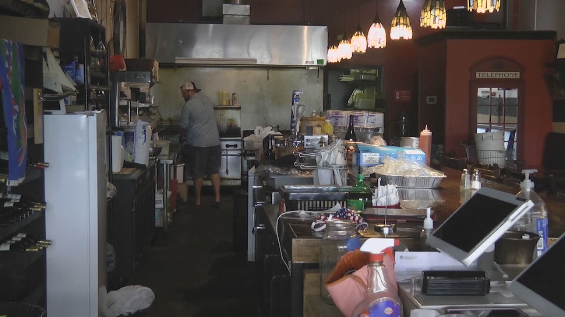 美國至少五個共和黨執政州份宣布逐步重開社區