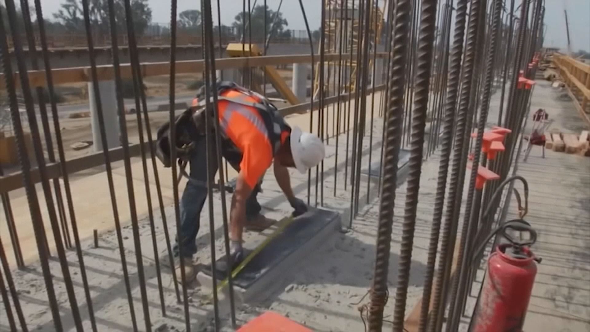 美抗疫工作組專家：保持社交距離措施會持續到夏天