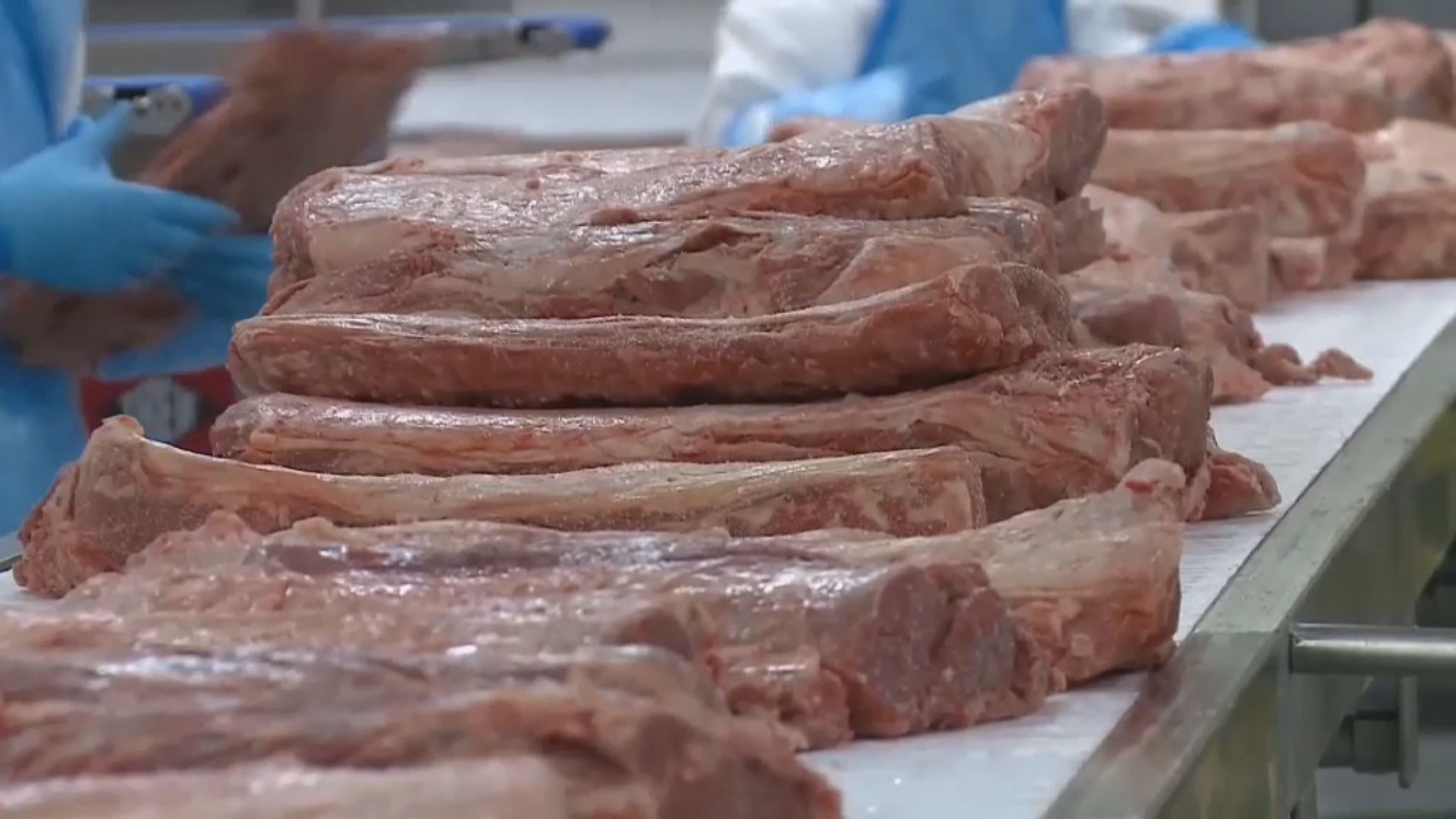 特朗普下令肉食品加工廠維持運作　工會批如同要工人送死