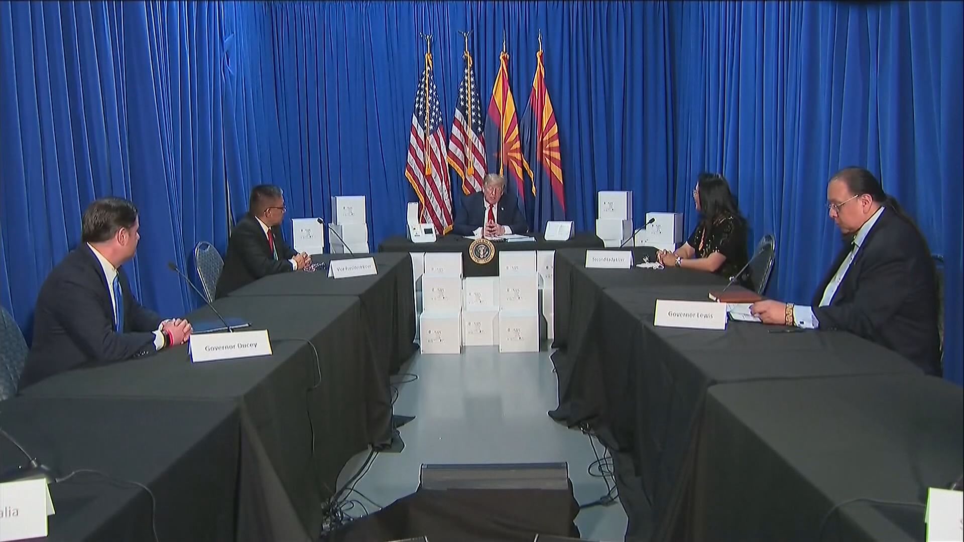 特朗普指白宮應對疫情小組將解散