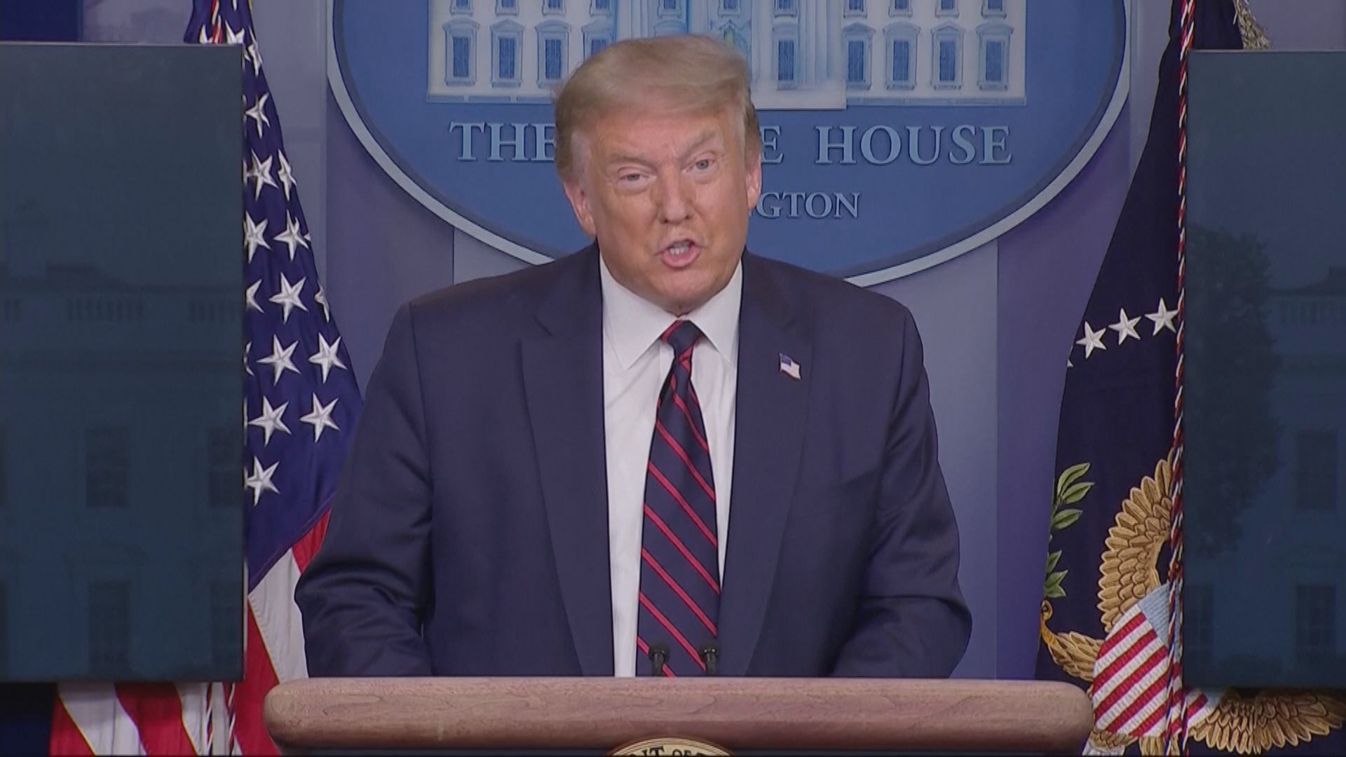 特朗普警告國內疫情可能惡化