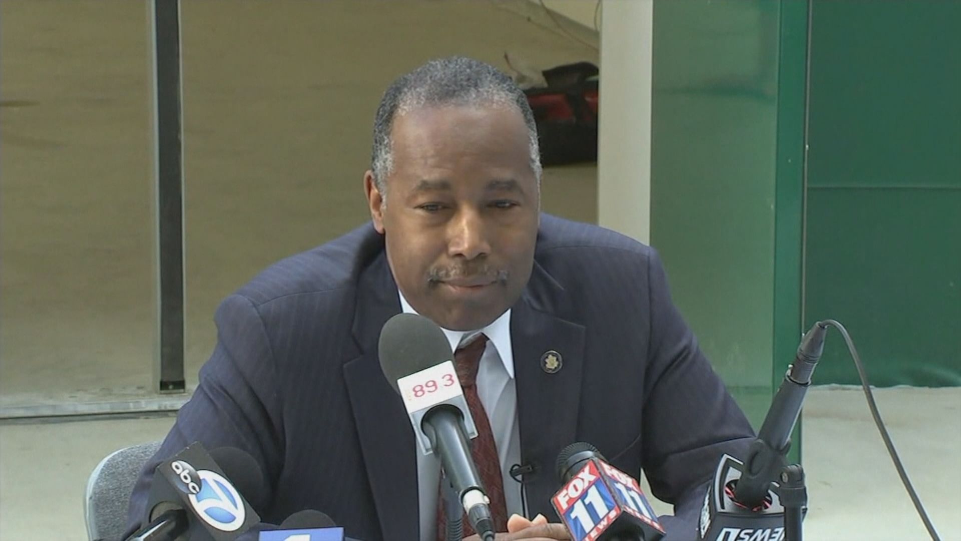 美國住房及城市發展部長確診新冠病毒