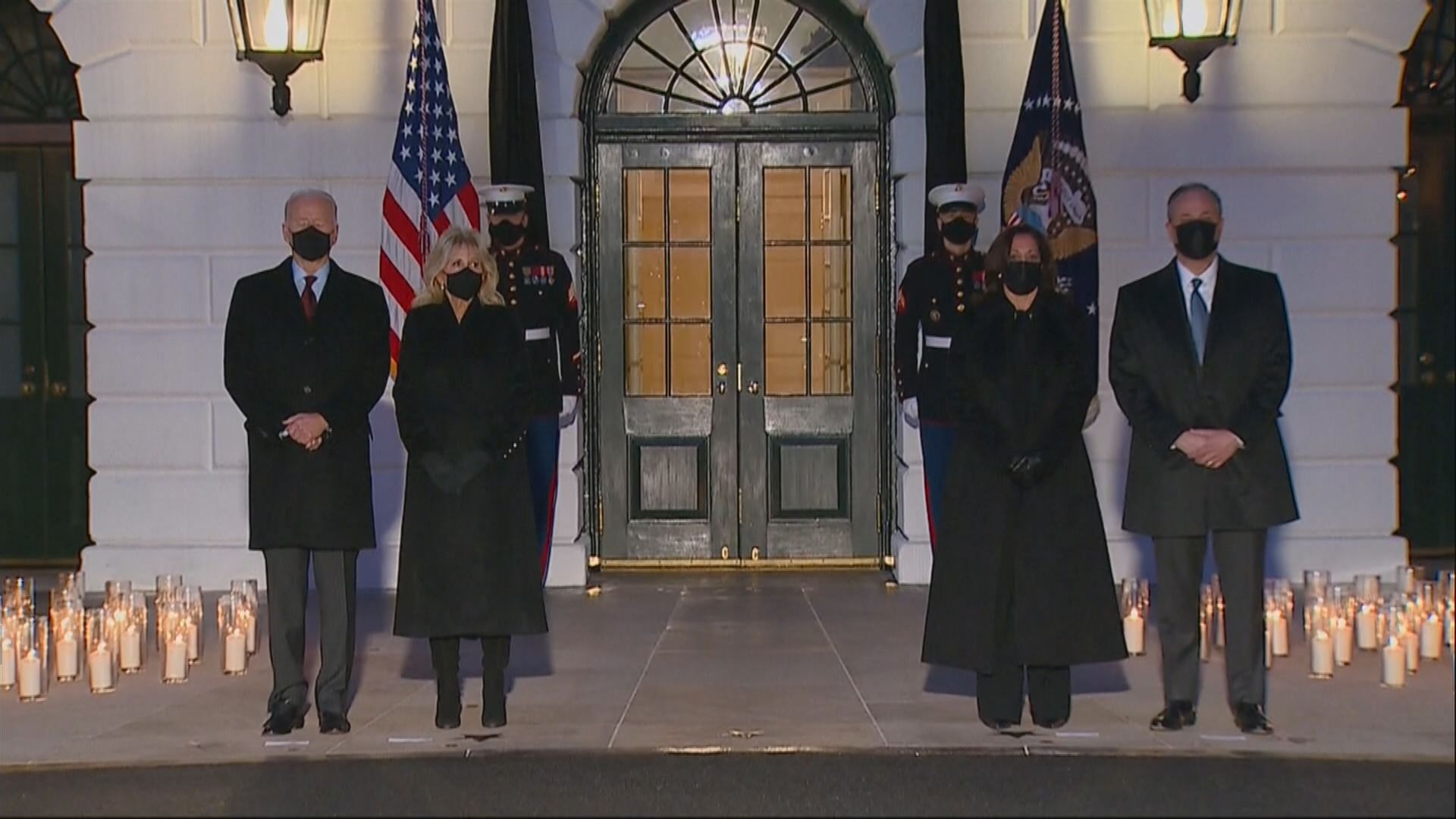 拜登帶領美國悼念50萬死於疫情同胞