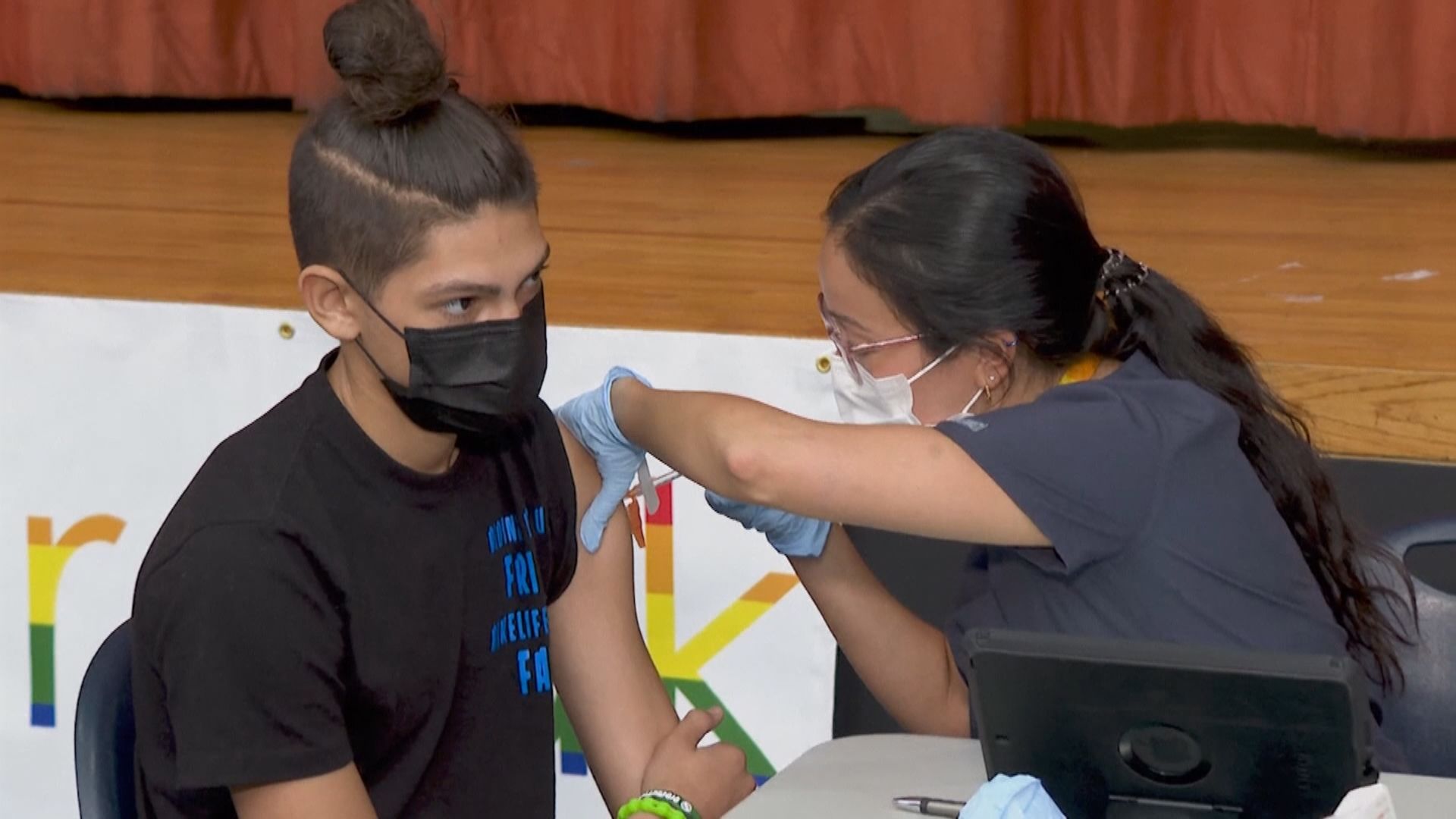 美國多地響應政府口罩令及疫苗獎賞計劃