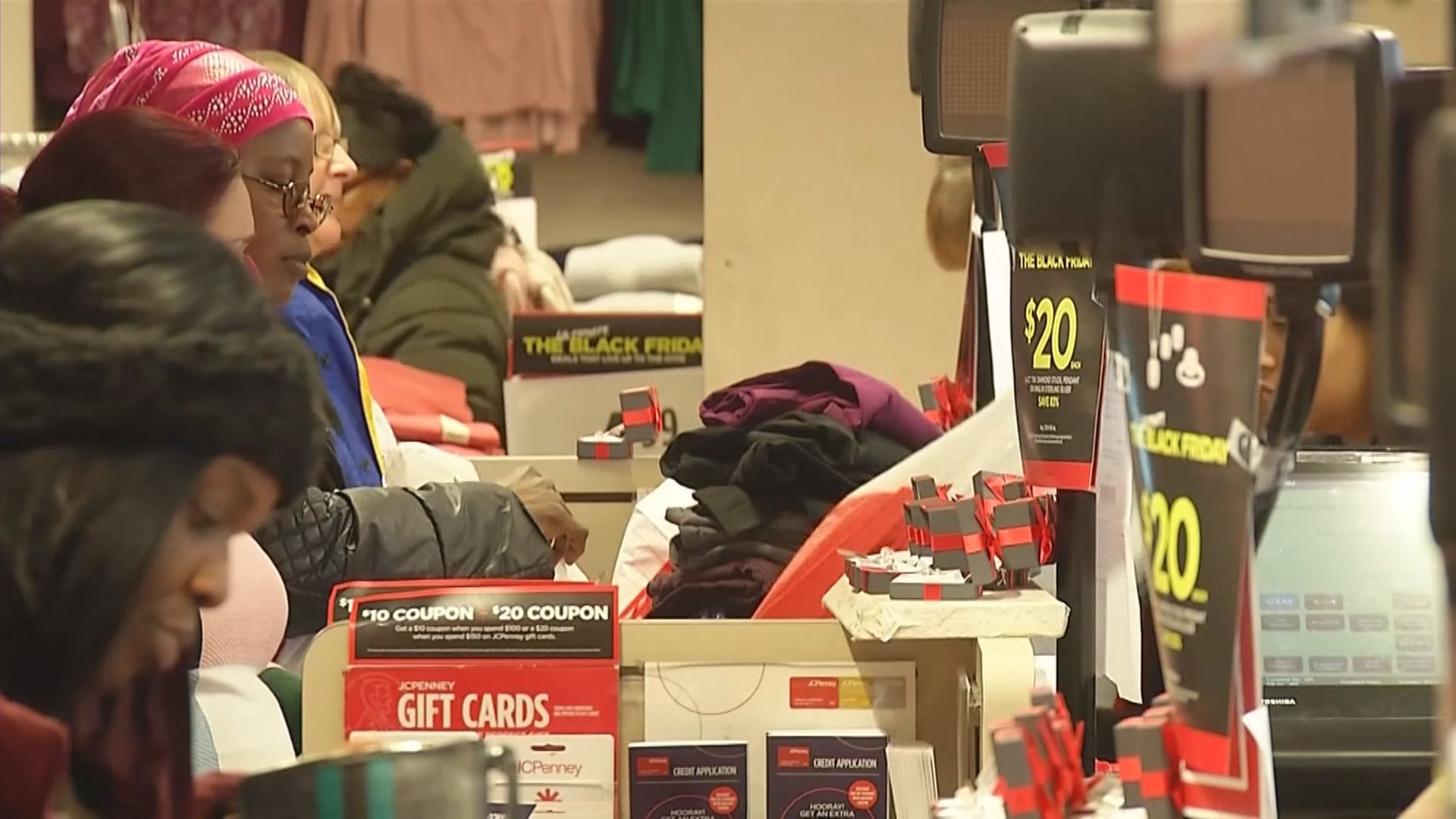 美國4月服務業近十年半來首次萎縮