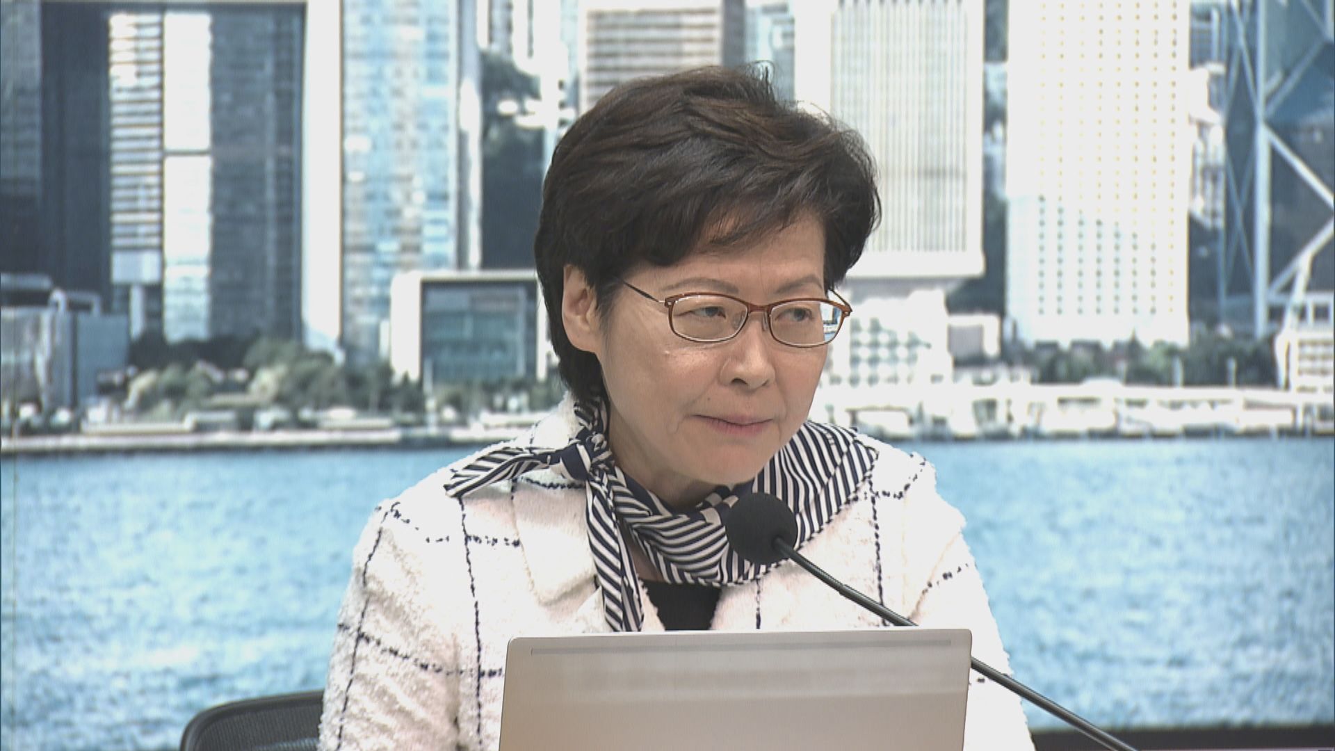 林鄭：以疫苗氣泡為基礎調整社交距離措施非懲罰市民