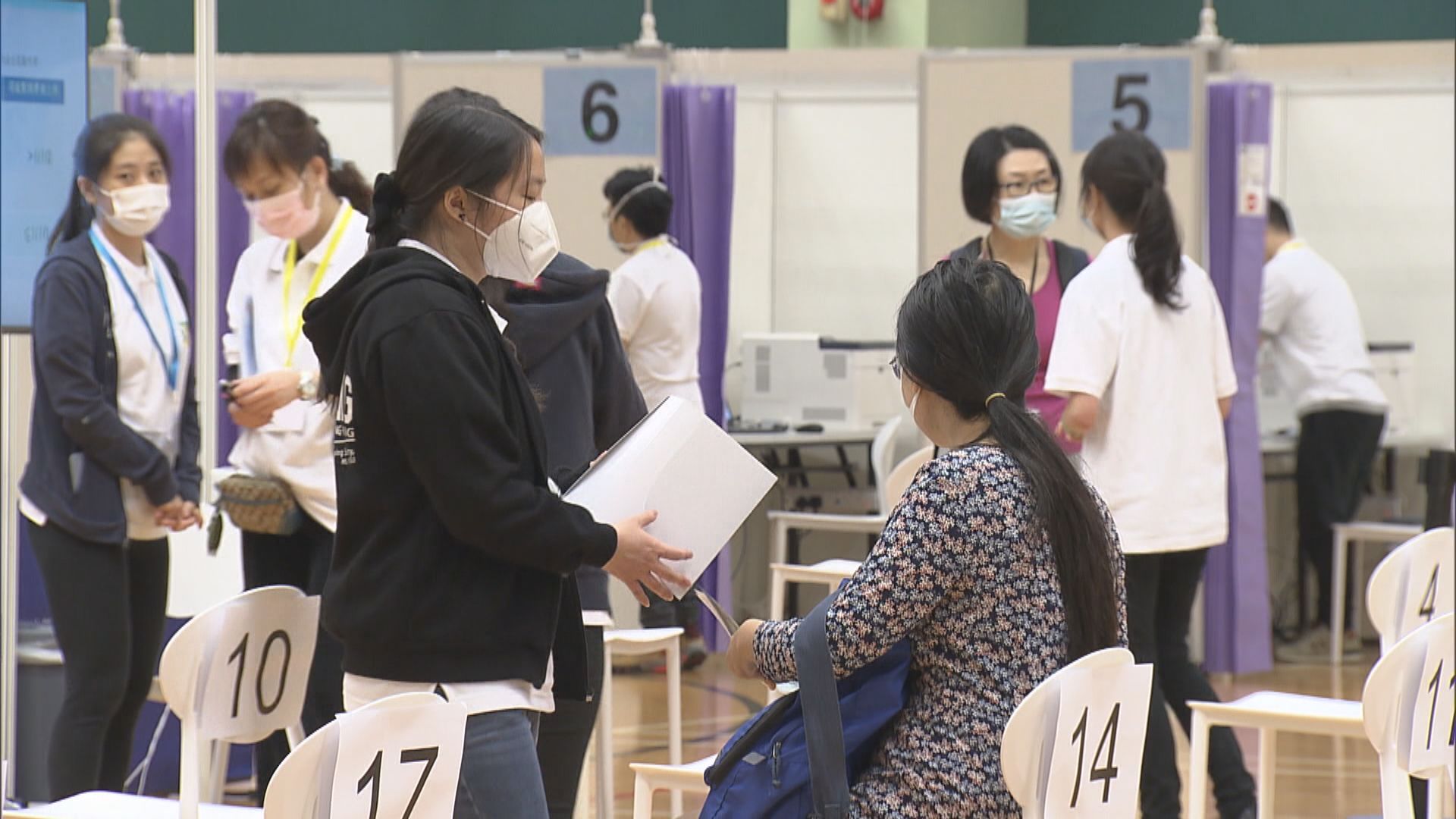 陳肇始：正考慮是否為非香港居民提供疫苗接種服務