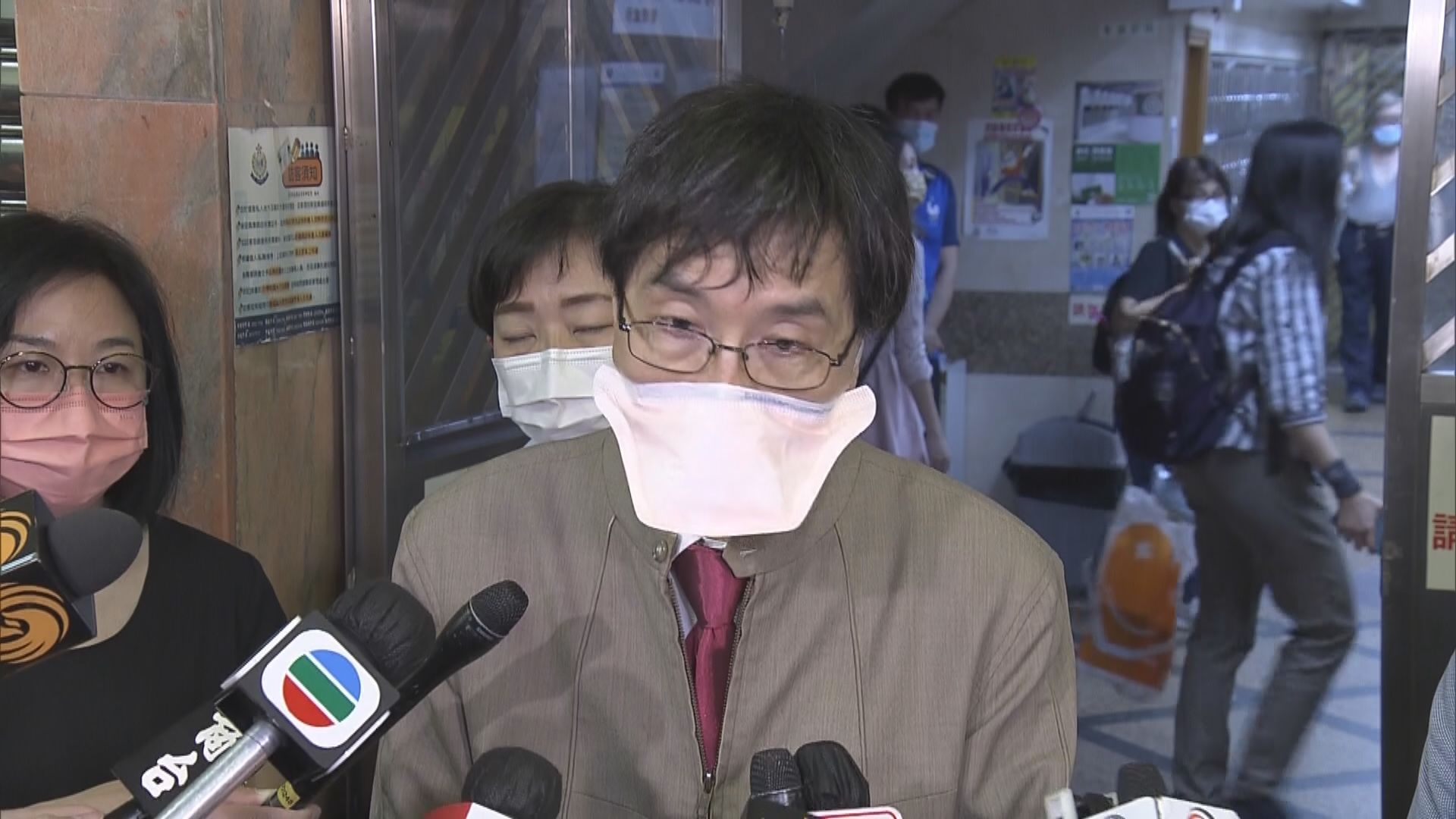 源頭不明患者住均益大廈第三期　袁國勇：不排除病毒經煙囪效應傳播